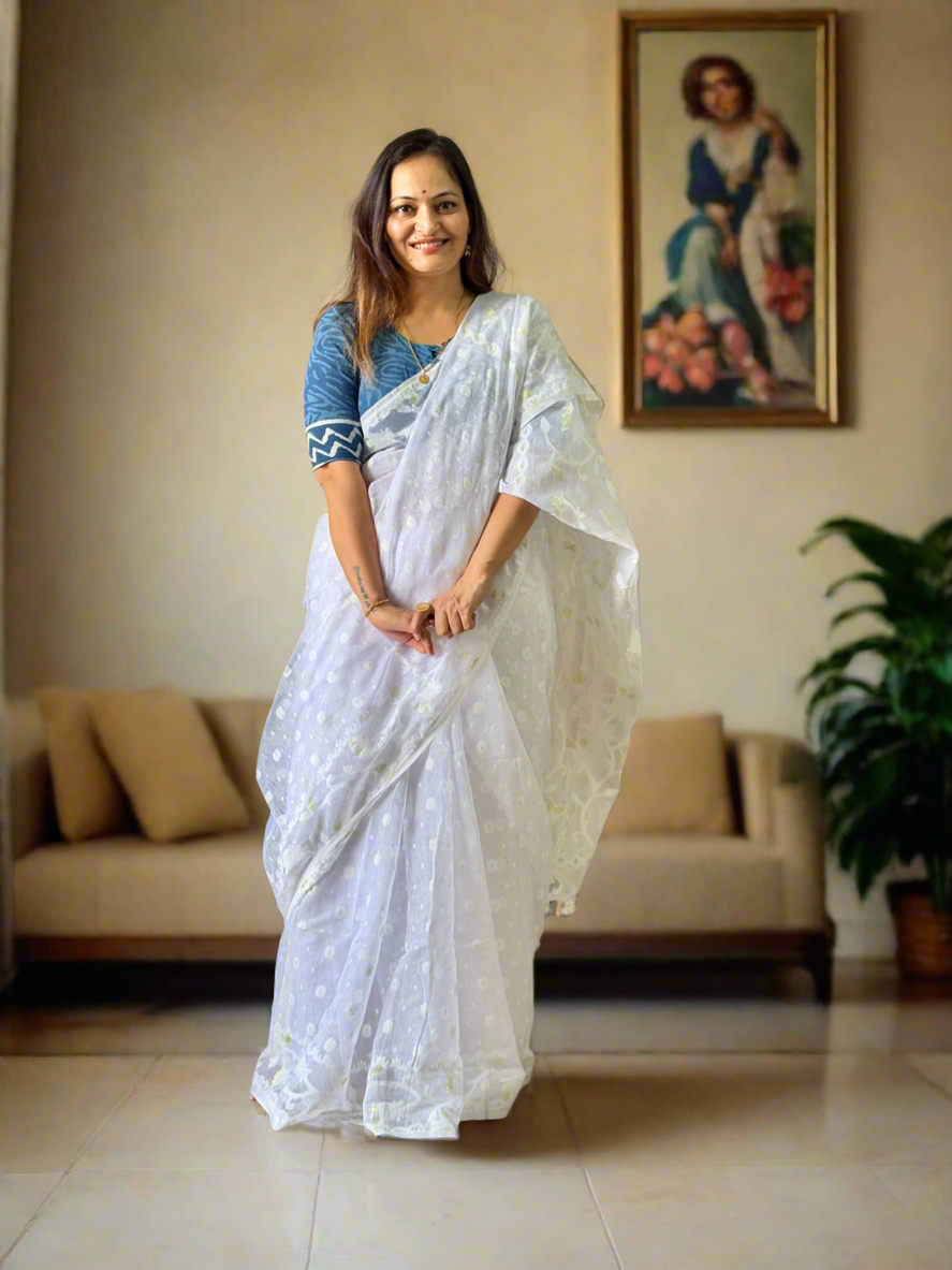 Soft Dhakai/Jamdani Saree – white