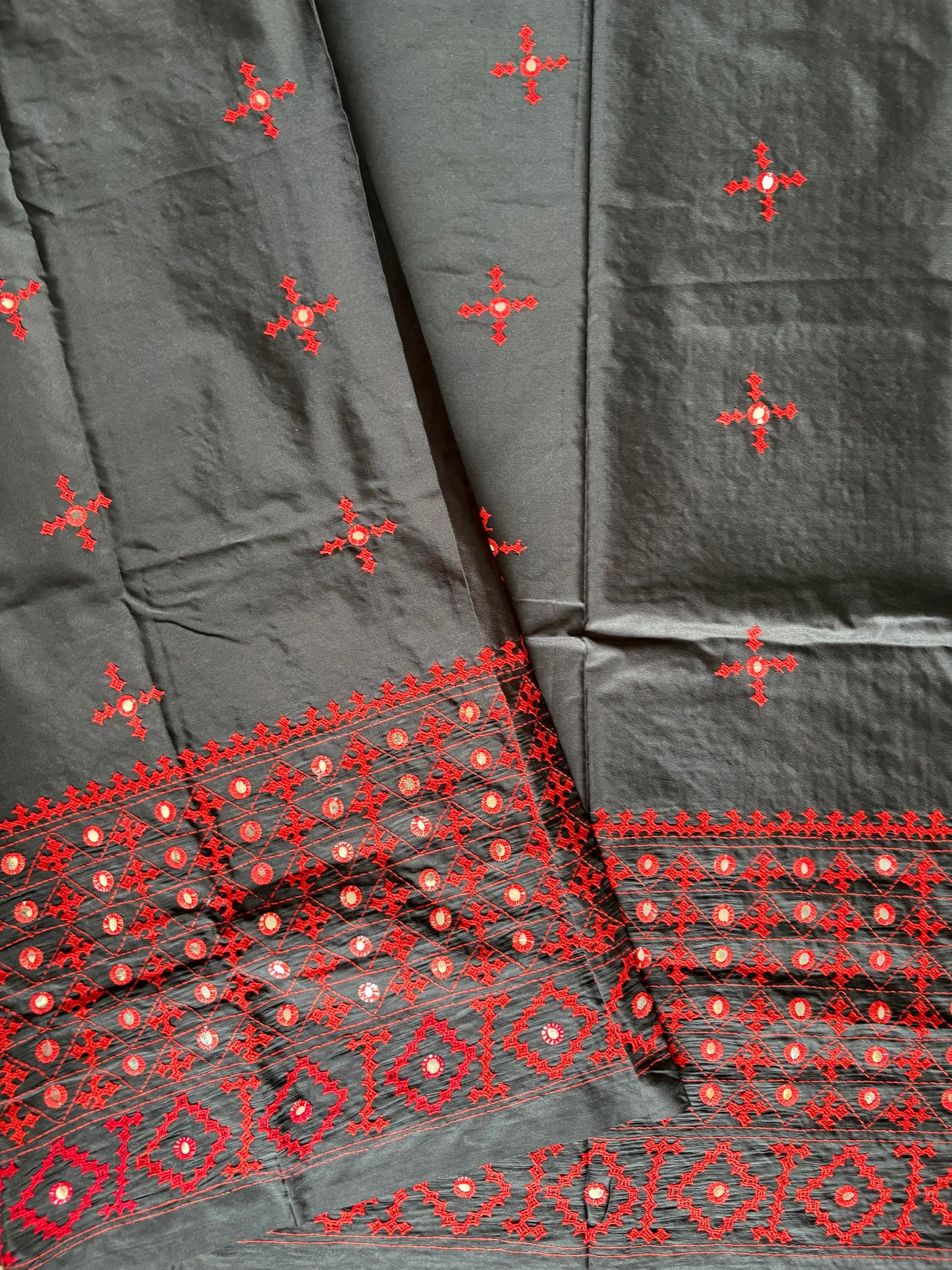 Black Kutch Hand Embroidered Blended Banglore Silk/Art Silk Saree