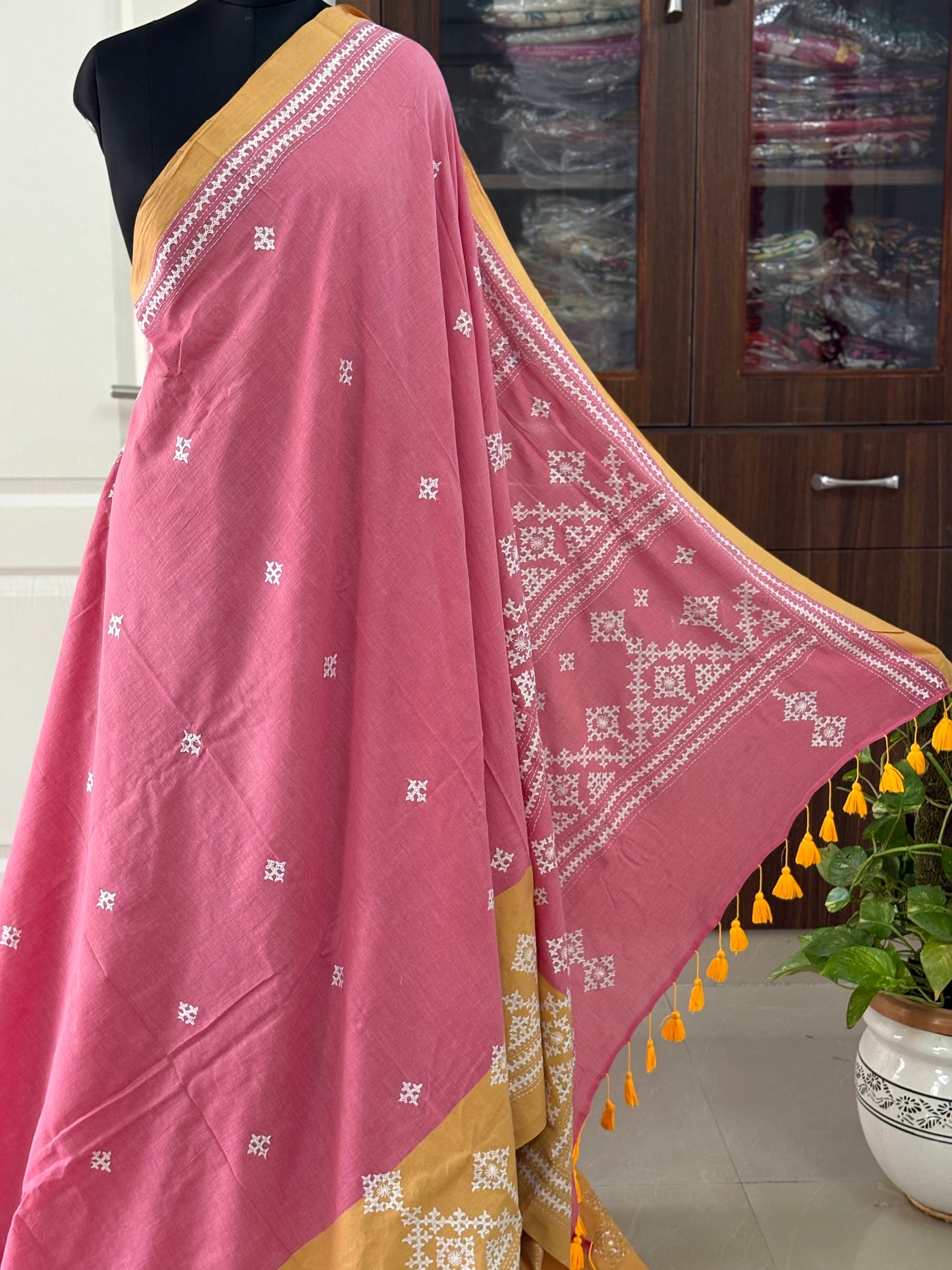 Gujrati Stitch/Kutch Hand Embroidered Mul Cotton Saree