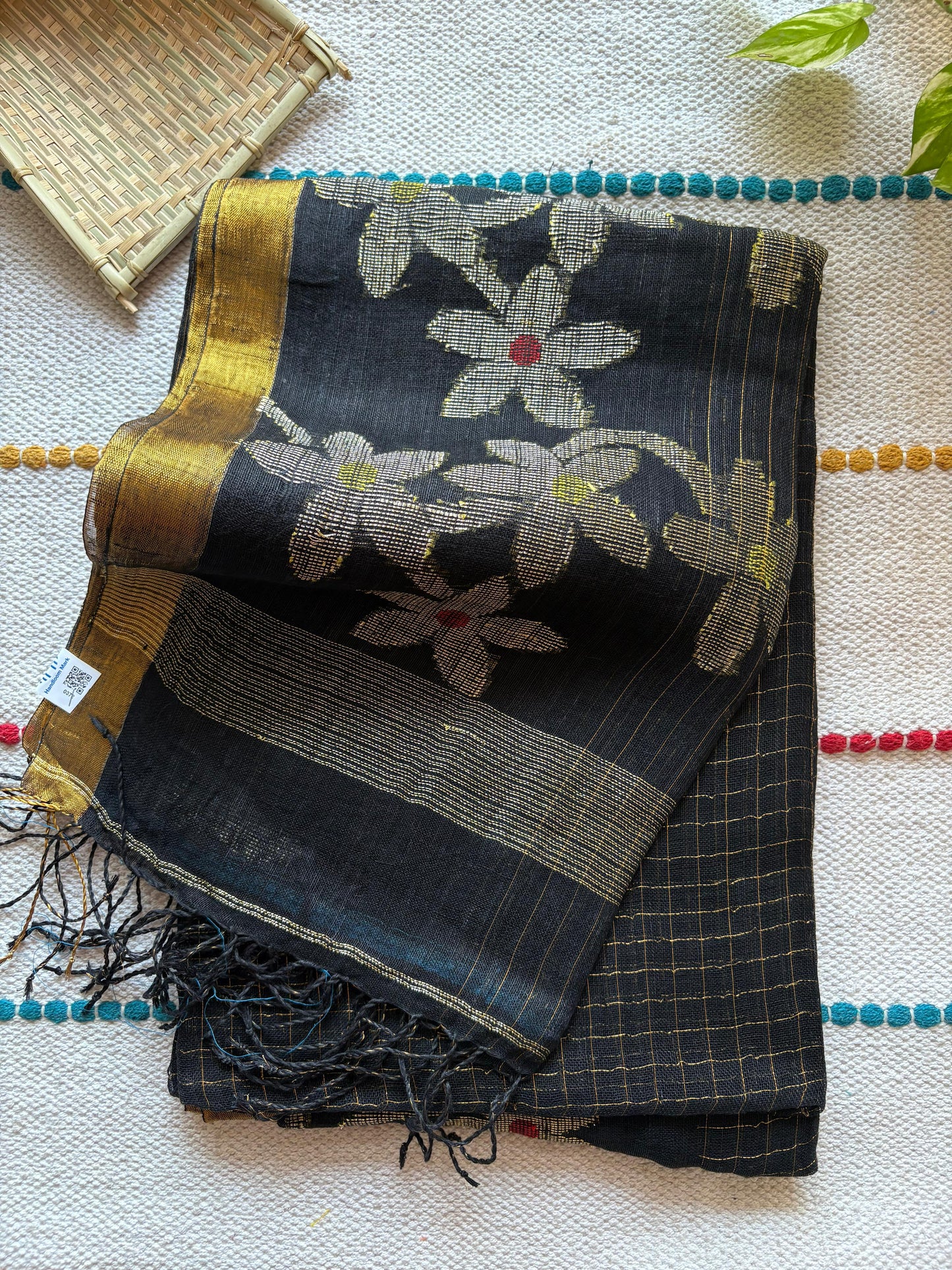 Handloom woven pure Linen By Linen Lata Saree – Black (Handloom Marked)