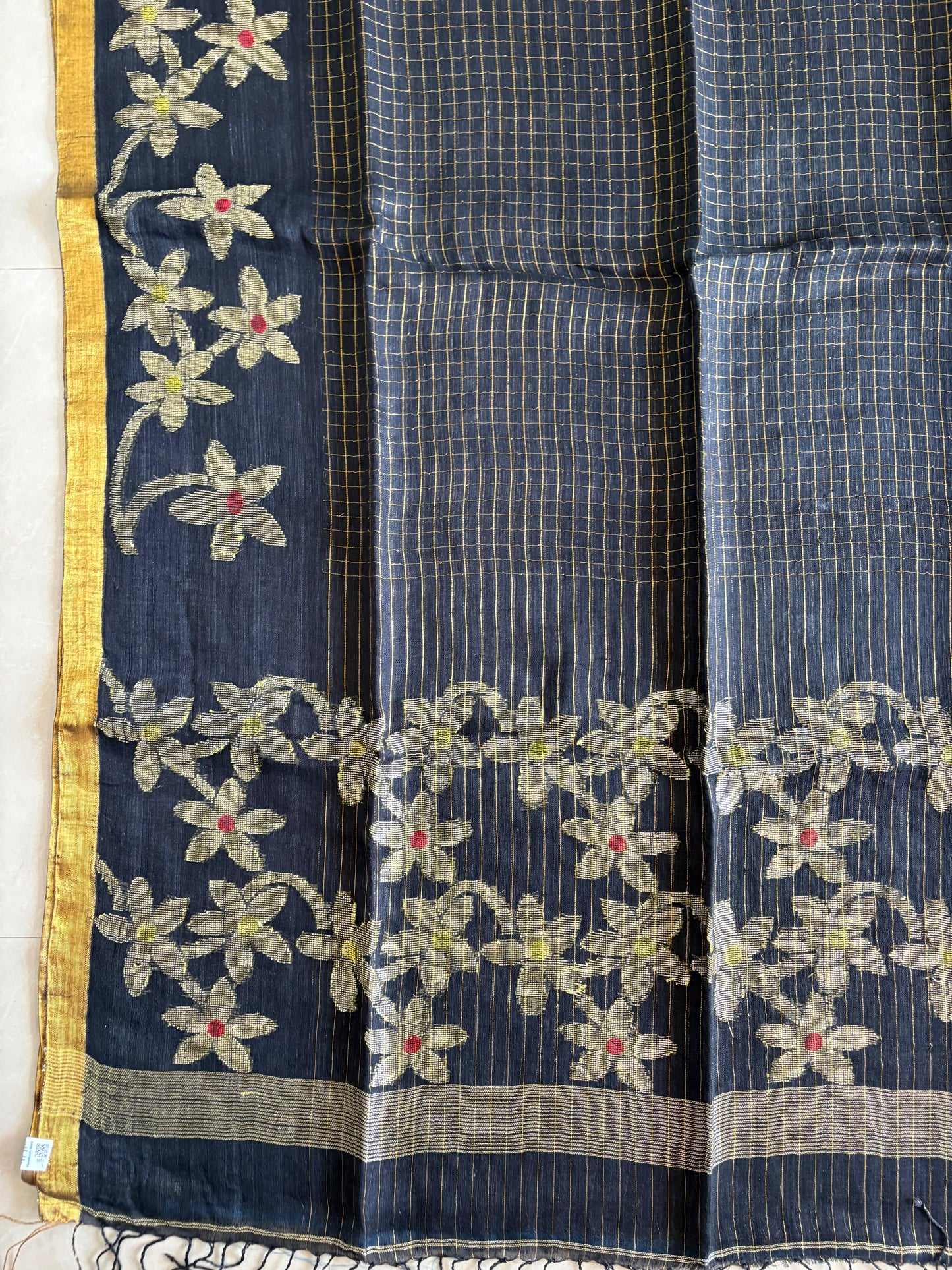 Handloom woven pure Linen By Linen Lata Saree – Black (Handloom Marked)