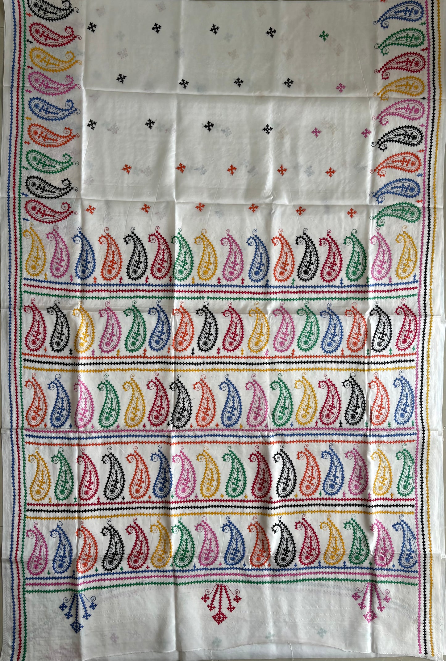 Kutch Hand Embroidered Blended Banglore Silk/art Silk Saree