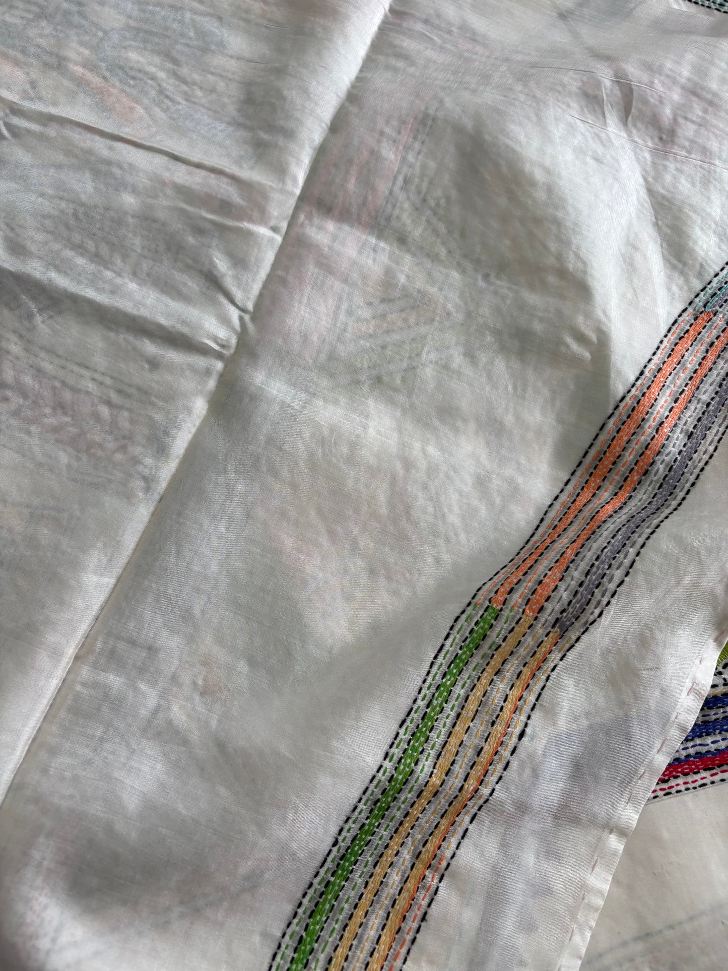 Off white Kantha Hand Embroidered Blended Banglore Silk/Art Silk Saree With Blouse