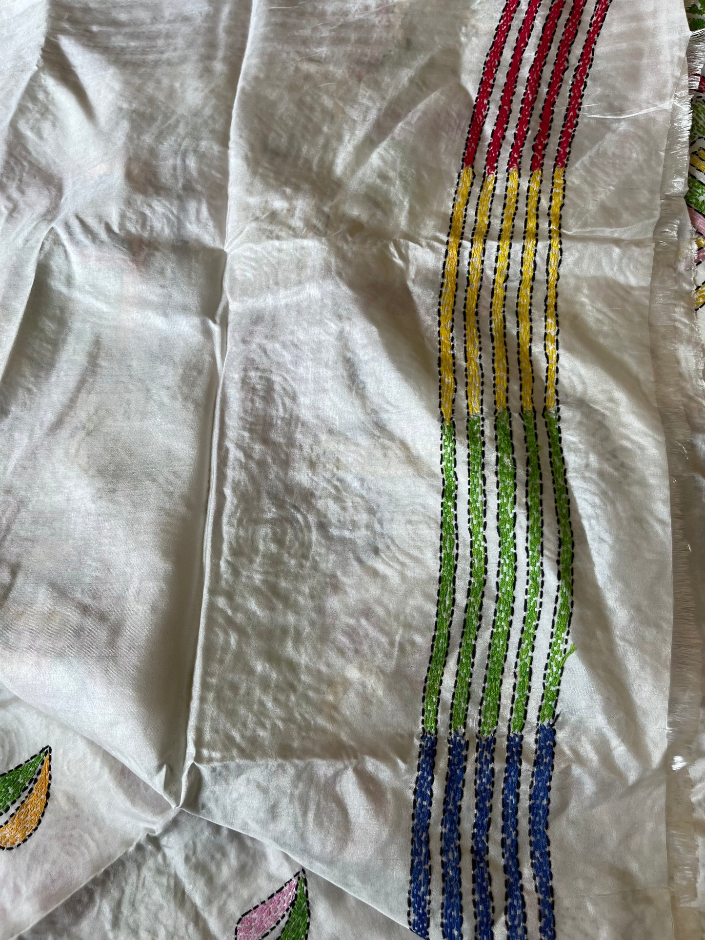 Off white hand embroidered Kantha stitch Saree in Art silk