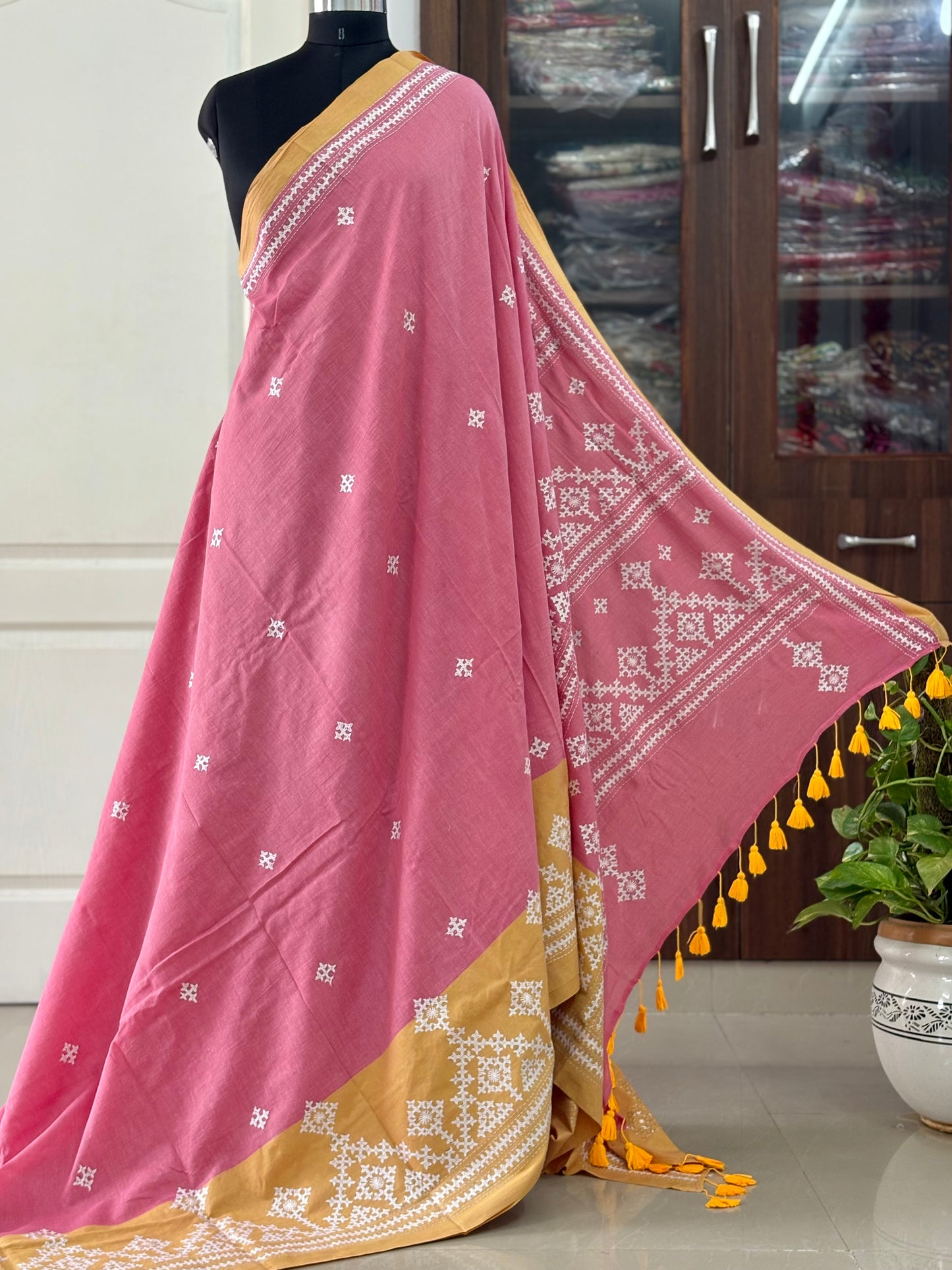 Gujrati Stitch/Kutch Hand Embroidered Mul Cotton Saree