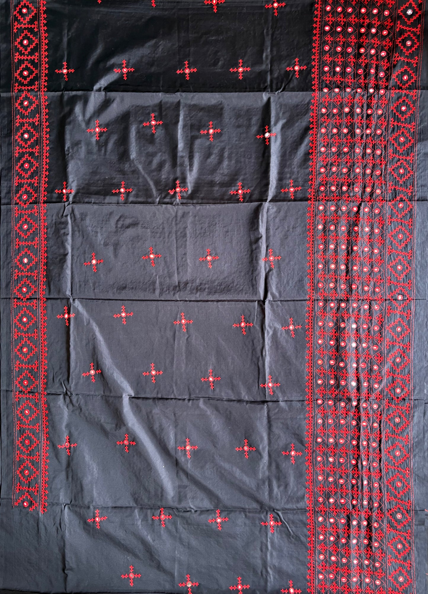 Black Kutch Hand Embroidered Blended Banglore Silk/Art Silk Saree