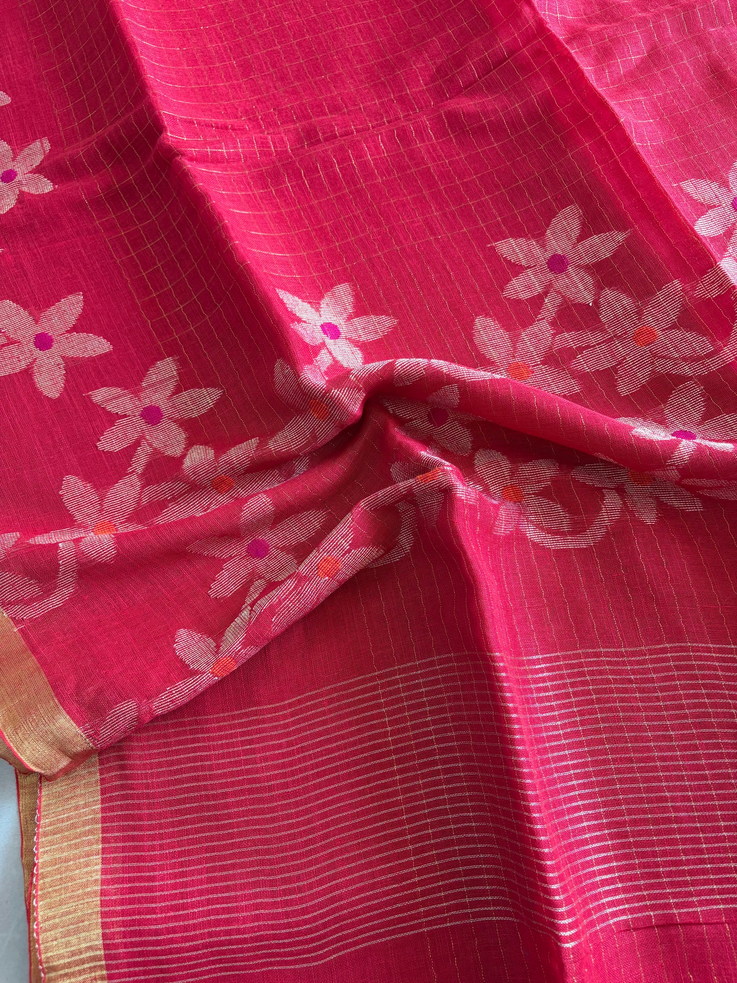 Handloom woven pure Linen By Linen Lata Saree – Red (Handloom Marked)