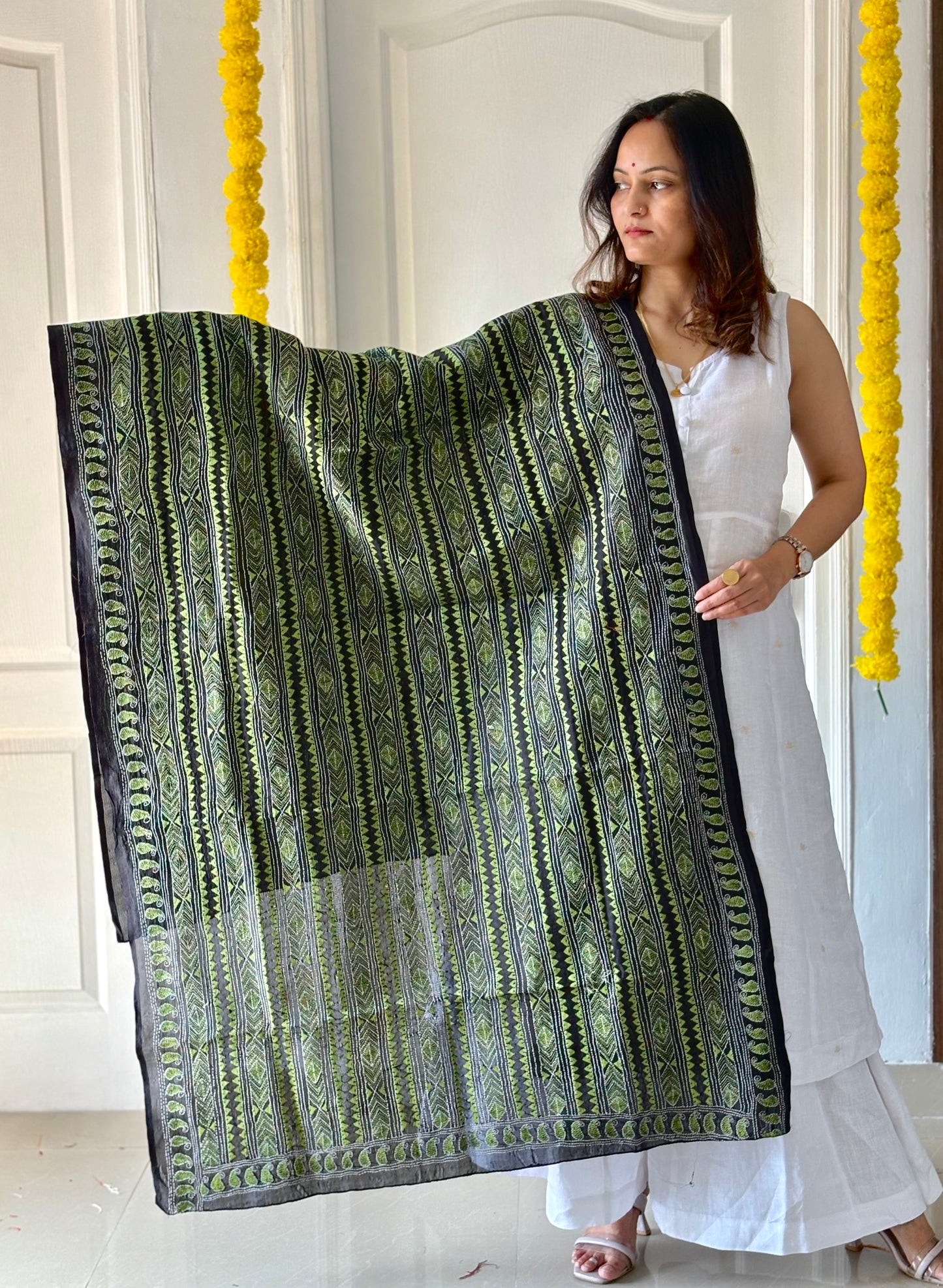 Kantha Stitch Hand Embroidary Full Work Tye Dye Semi Tusshar Silk Dupatta - Red