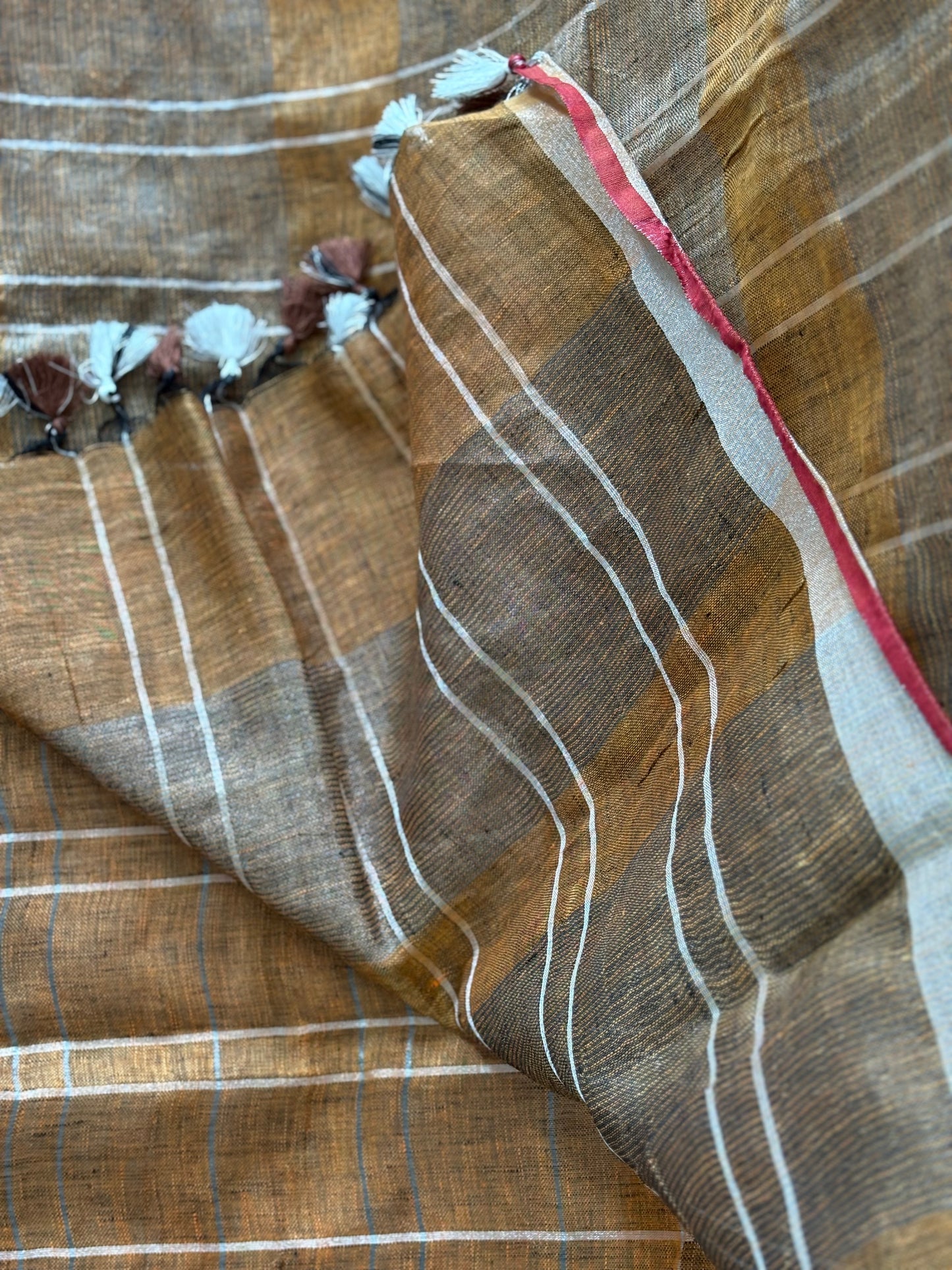 Pure Linen Saree With running Blouse