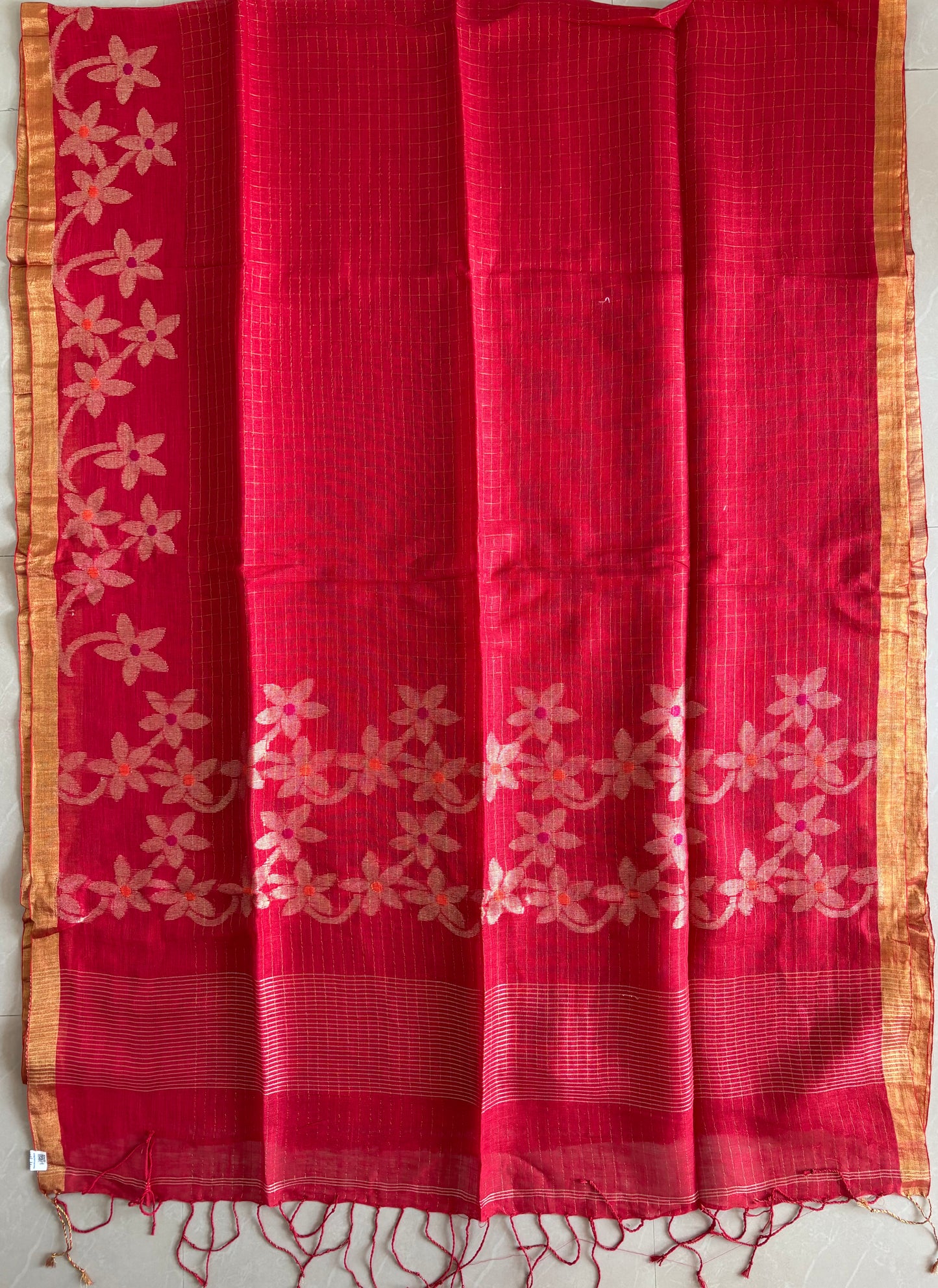 Handloom woven pure Linen By Linen Lata Saree – Red (Handloom Marked)