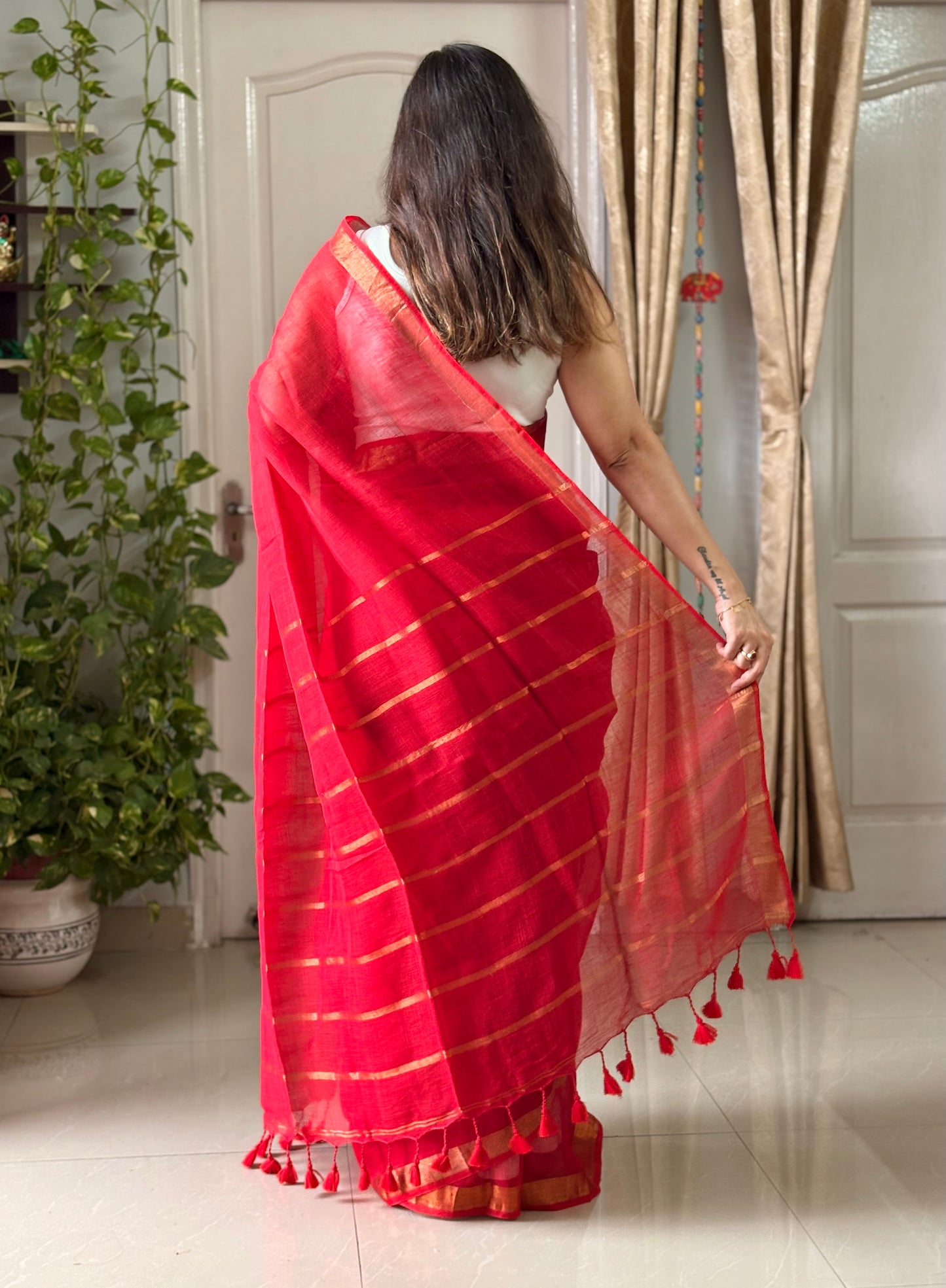 Linen By Linen Saree With Blouse - Red