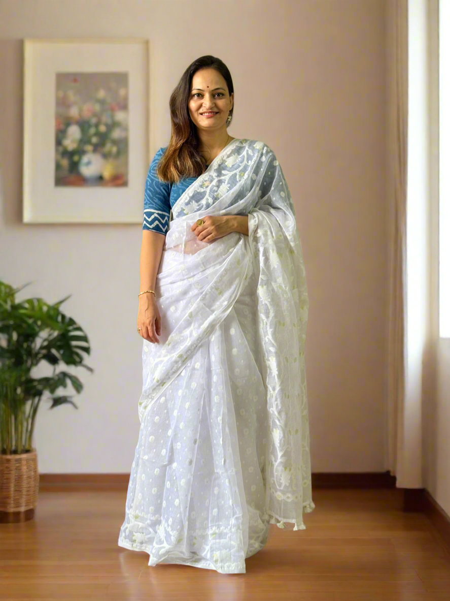 Soft Dhakai/Jamdani Saree – white