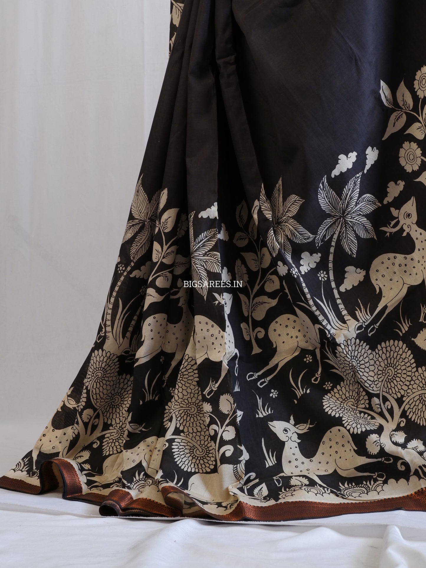 Pen Kalamkari Hand-Painted Saree with Blouse | Mangalgiri Silk | Black & White