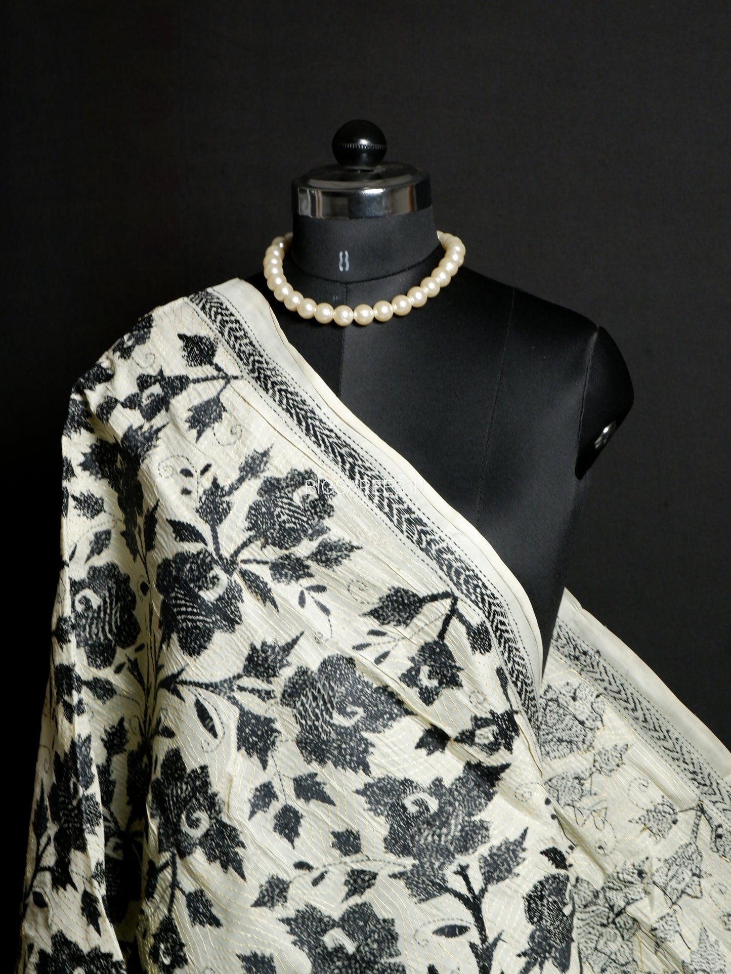 Nakshi Kantha Hand-Embroidered Dupatta | Silk | Off-White