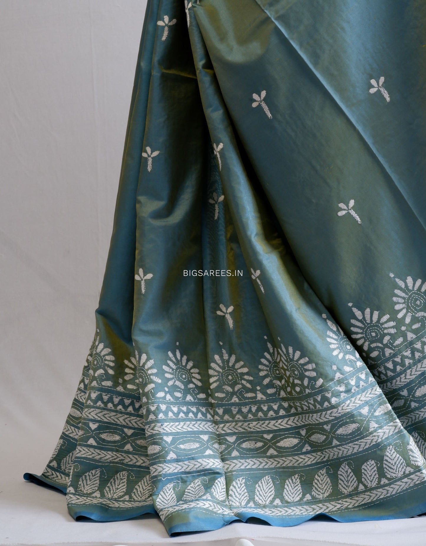 Kantha Stitch Hand Embroidered Saree | Blended Bangalore Silk / Art Silk | Blue (Dual Tone)