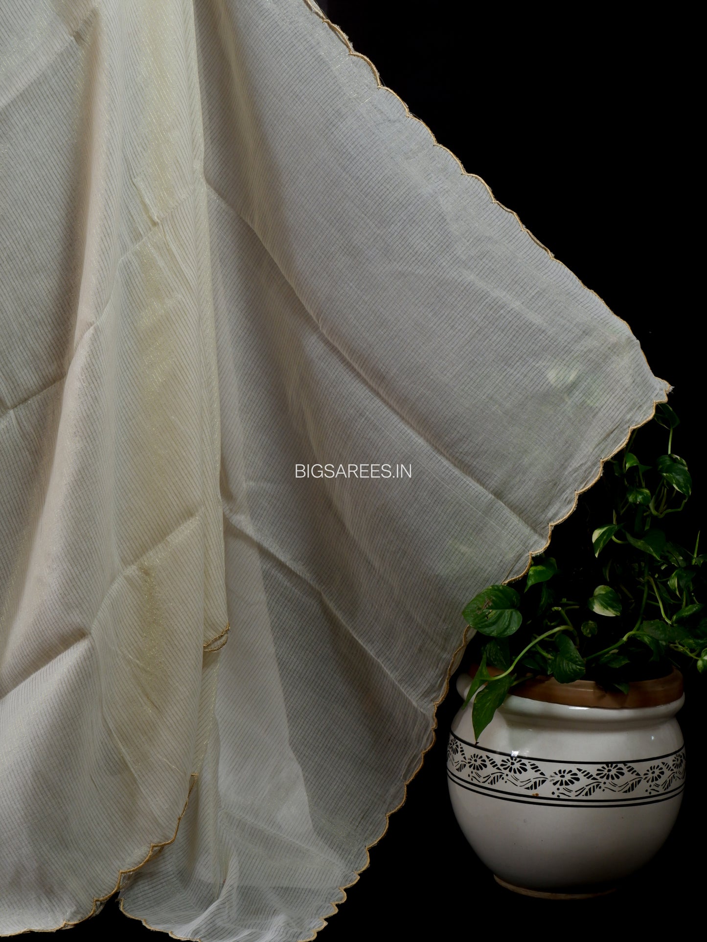 Mul Cotton Saree With Blouse | Gold Stripes | Cream
