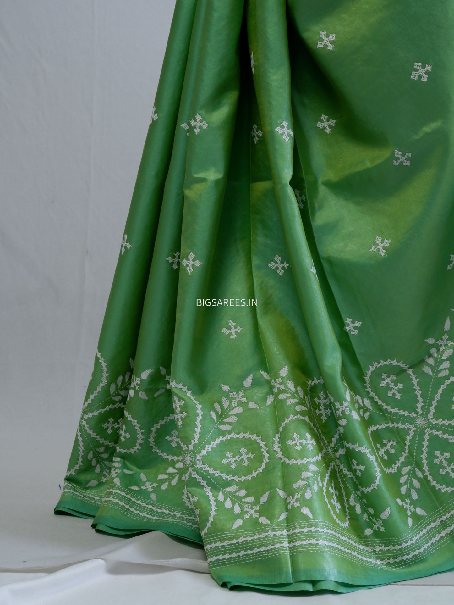 Kutchi/Gujarati Stitch Hand Embroidered Saree | Art Silk | Light Green