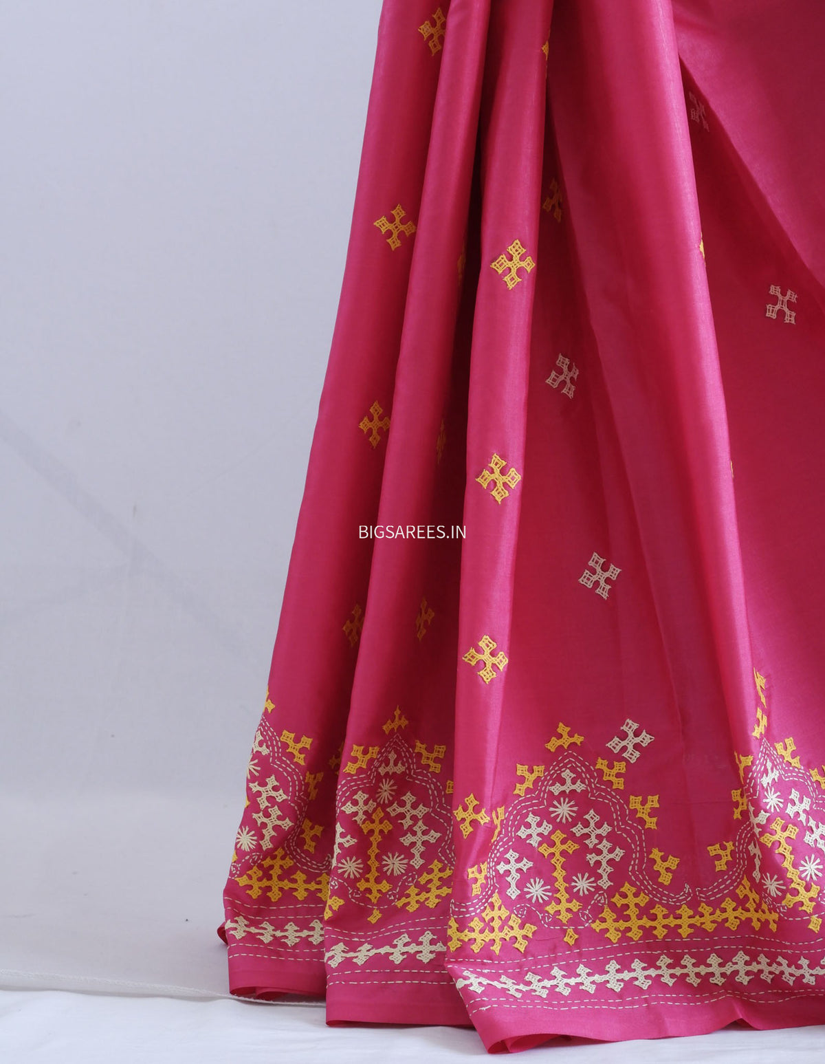 Kutchi/Gujarati Stitch Hand Embroidered Saree | Art Silk | Foil Mirror | Pink