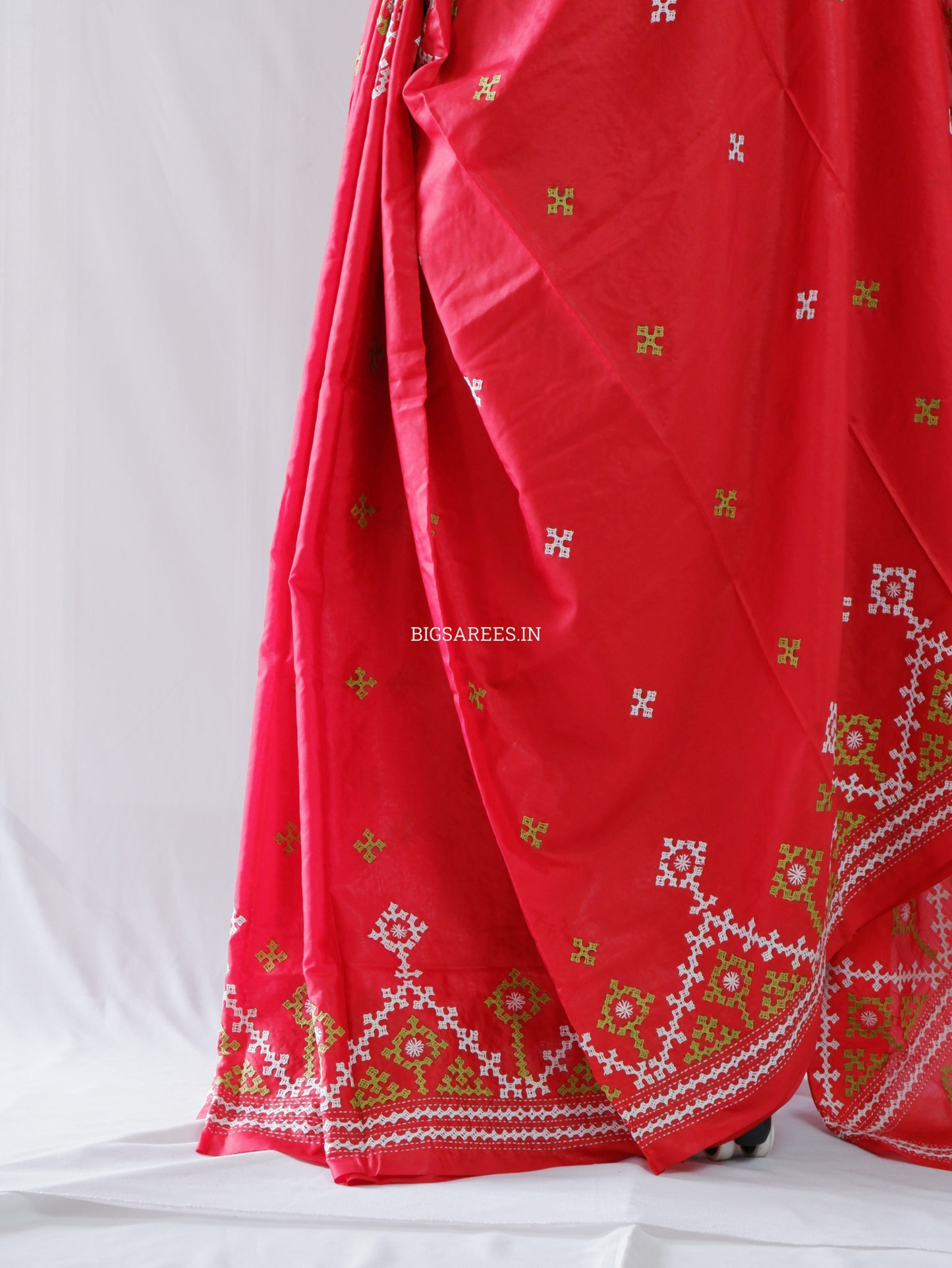 Kutchi/Gujarati Hand Embroidered Saree | Blended Bangalore Silk / Art Silk | Red