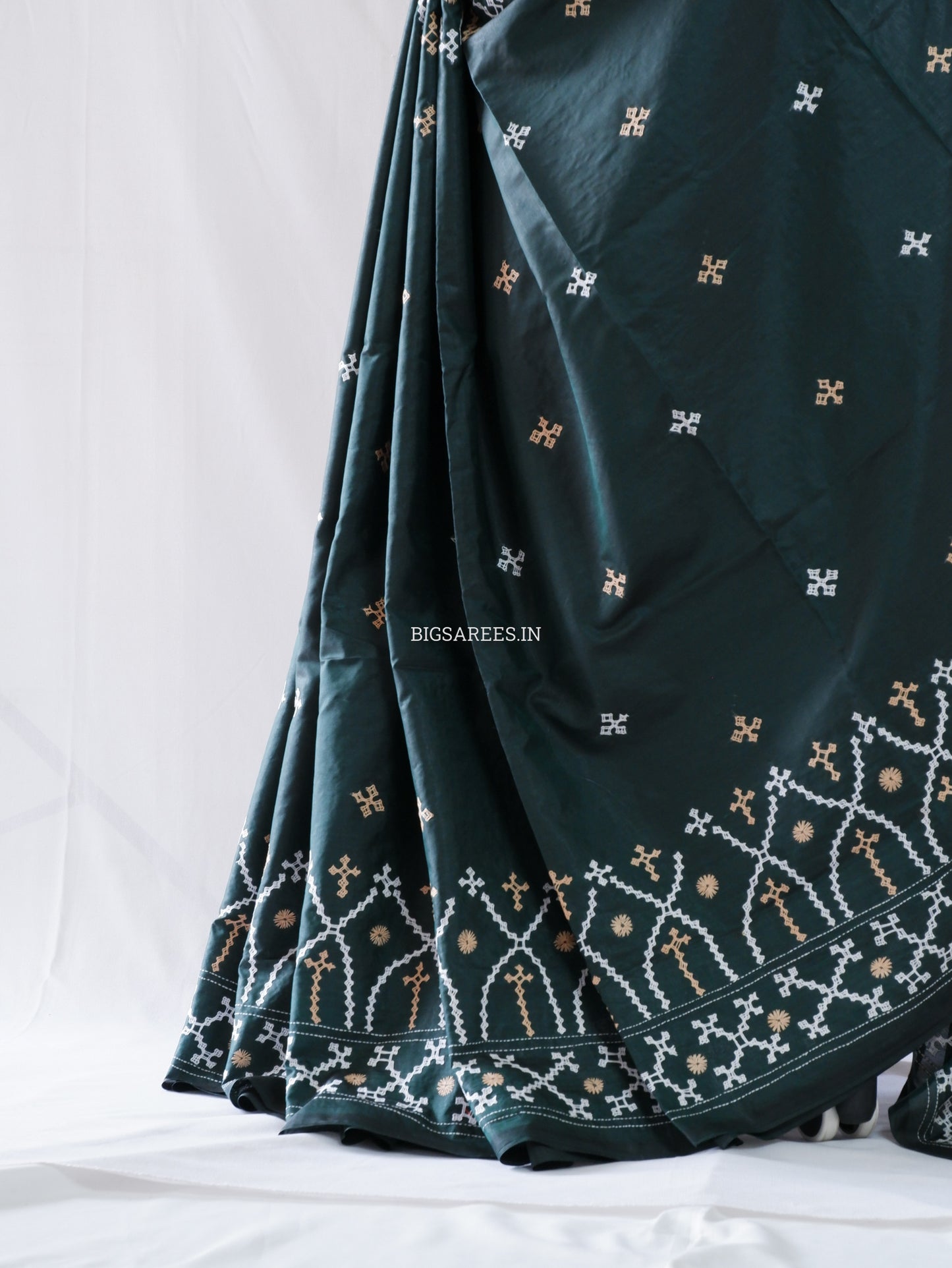 Kutchi/Gujarati Hand Embroidered Saree | Blended Bangalore Silk / Art Silk | Forest Green