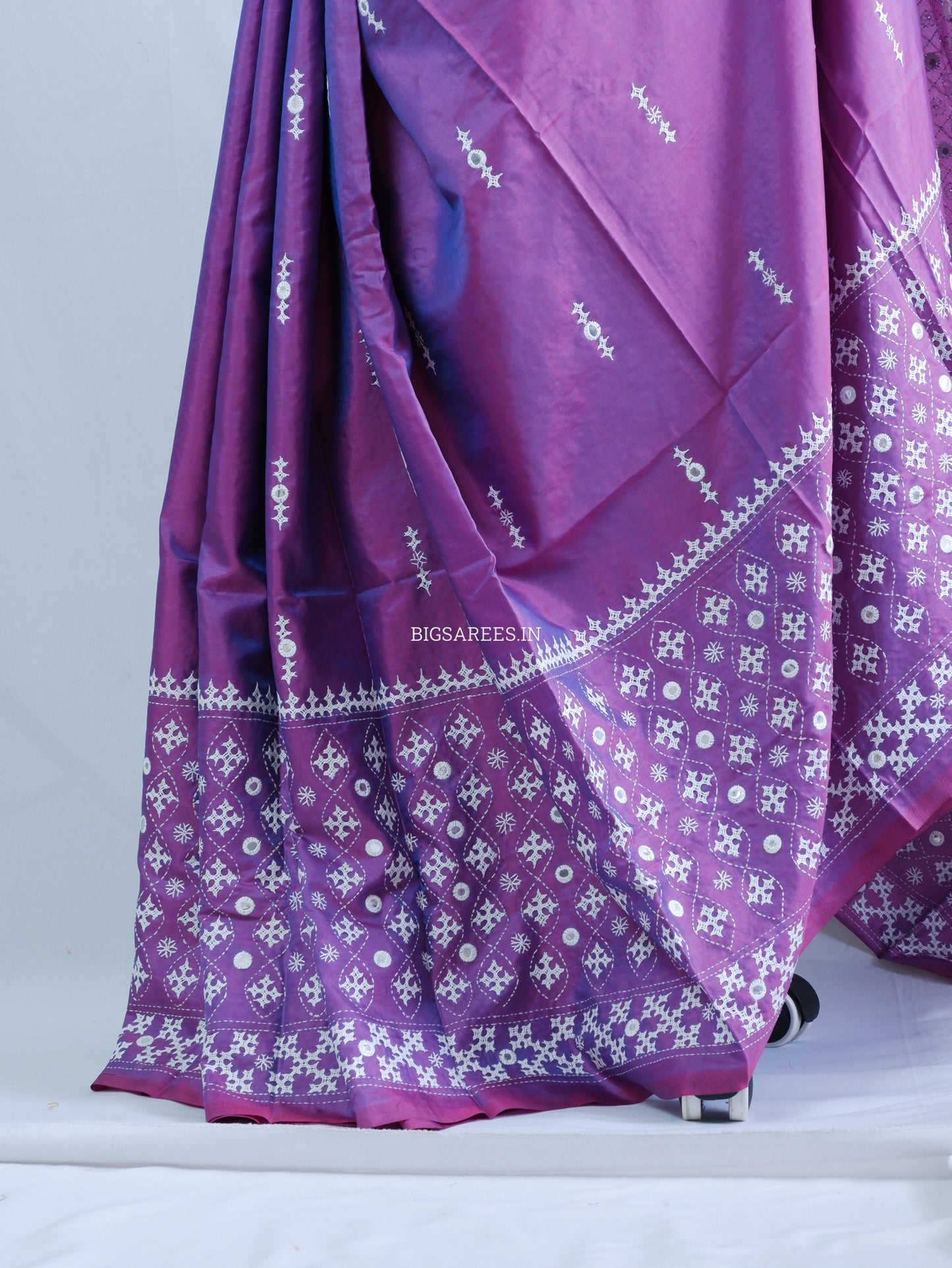 Kutchi/Gujarati Stitch Hand Embroidered Saree | Art Silk | Foil Mirror | Purple