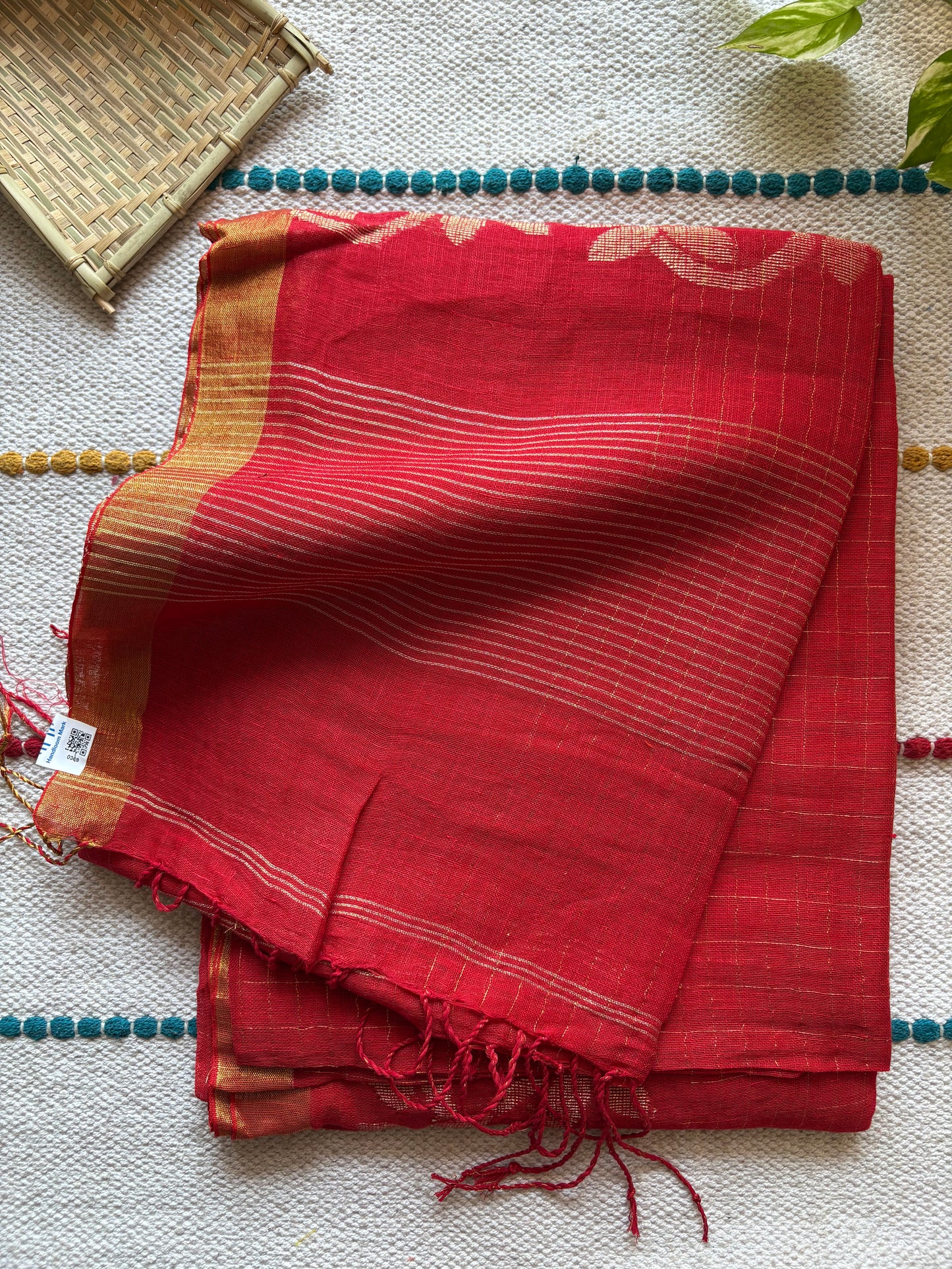 Handloom woven pure Linen By Linen Lata Saree – Red (Handloom Marked)