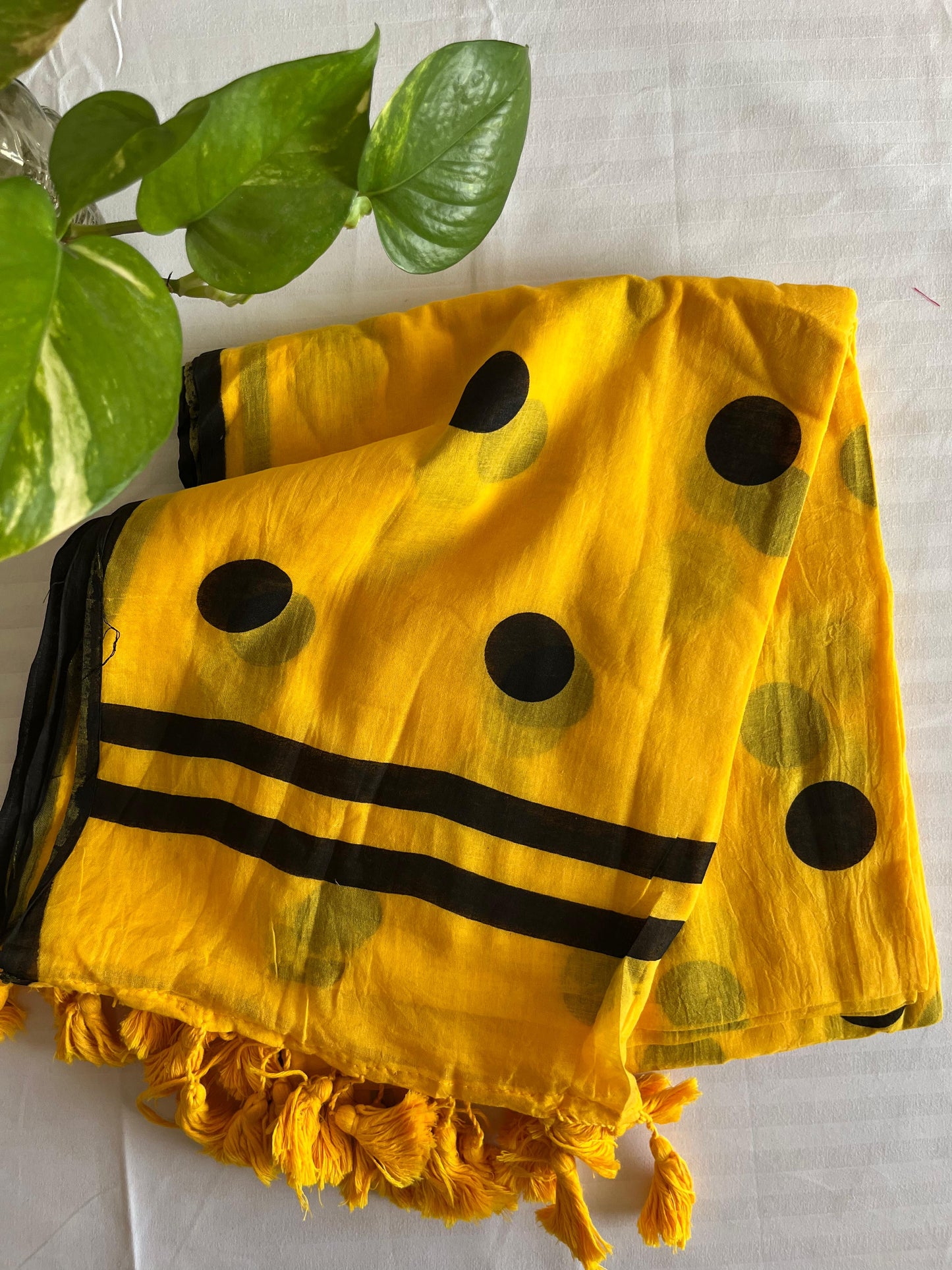 Mul Cotton polka dots Saree - Yellow