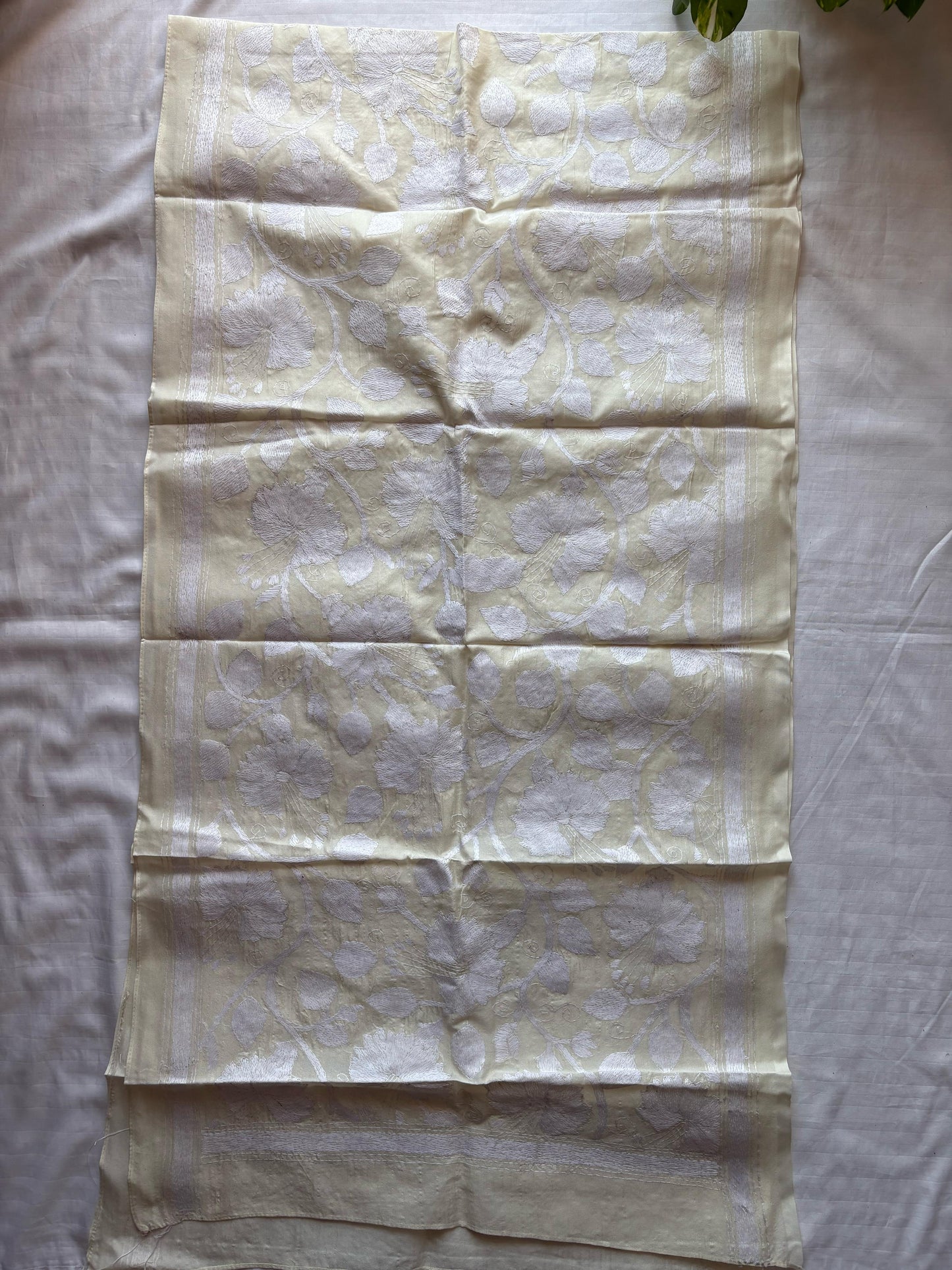 Nakshi Kantha Semi Tusshar silk Stole 22"