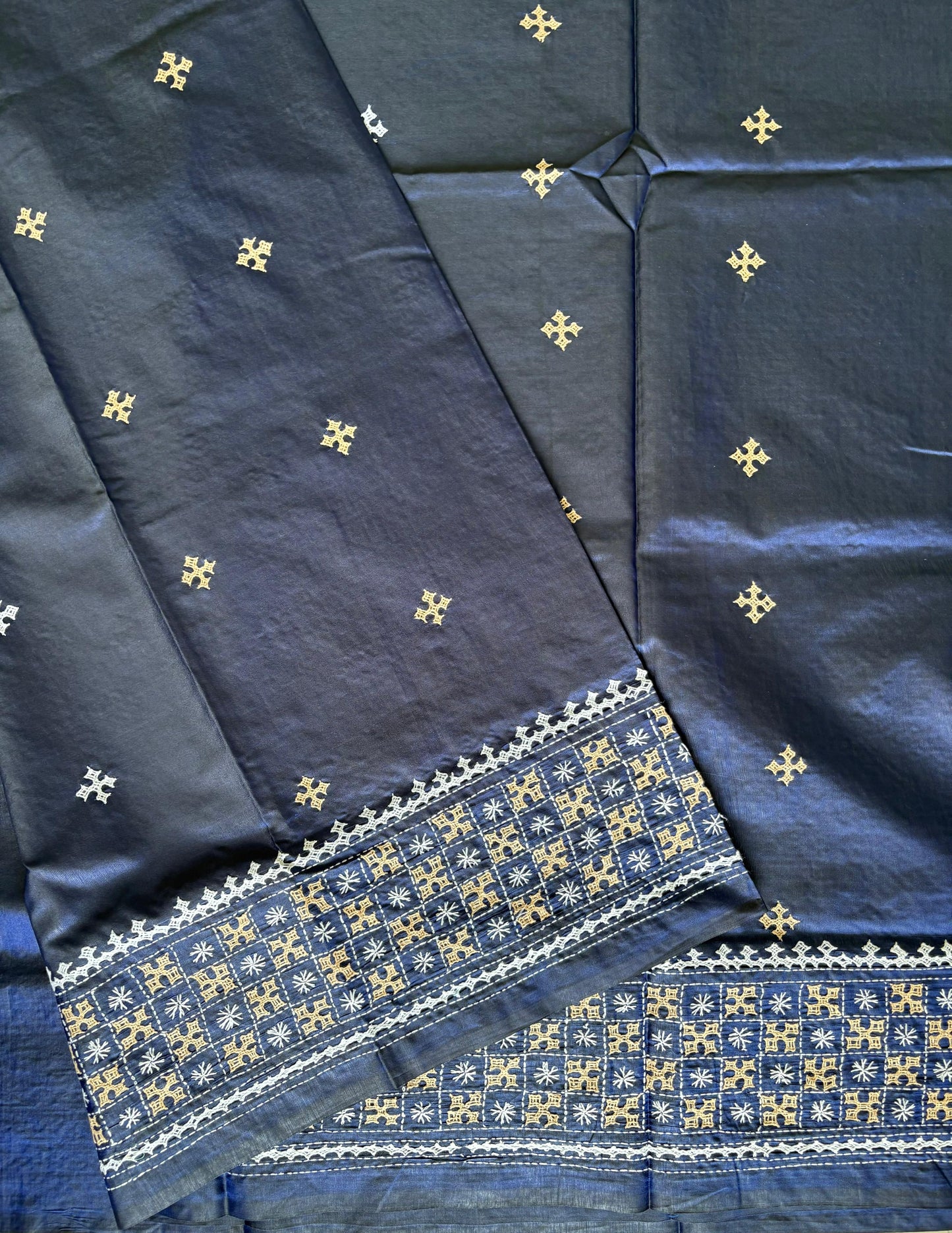 Gujrati Stitch/Kutch Hand Embroidered Art Silk Saree