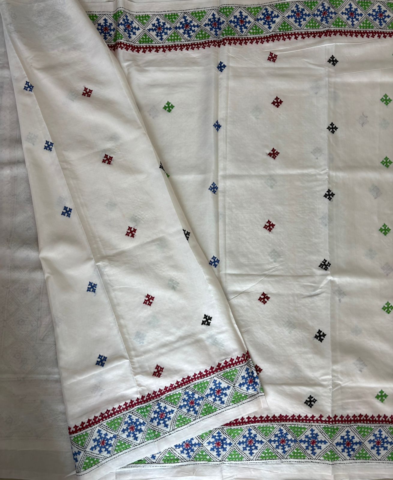 Gujrati Stitch/Kutch Hand Embroidered Art Silk Saree