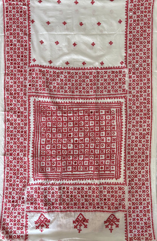 Mirror work Gujrati Stitch / Kutchi work Saree / Art Silk - off White