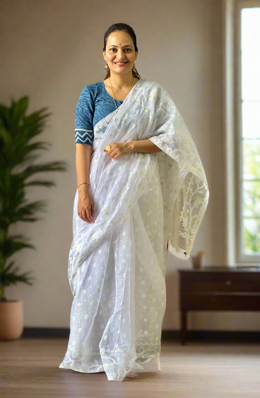 Soft Dhakai/Jamdani Saree – white