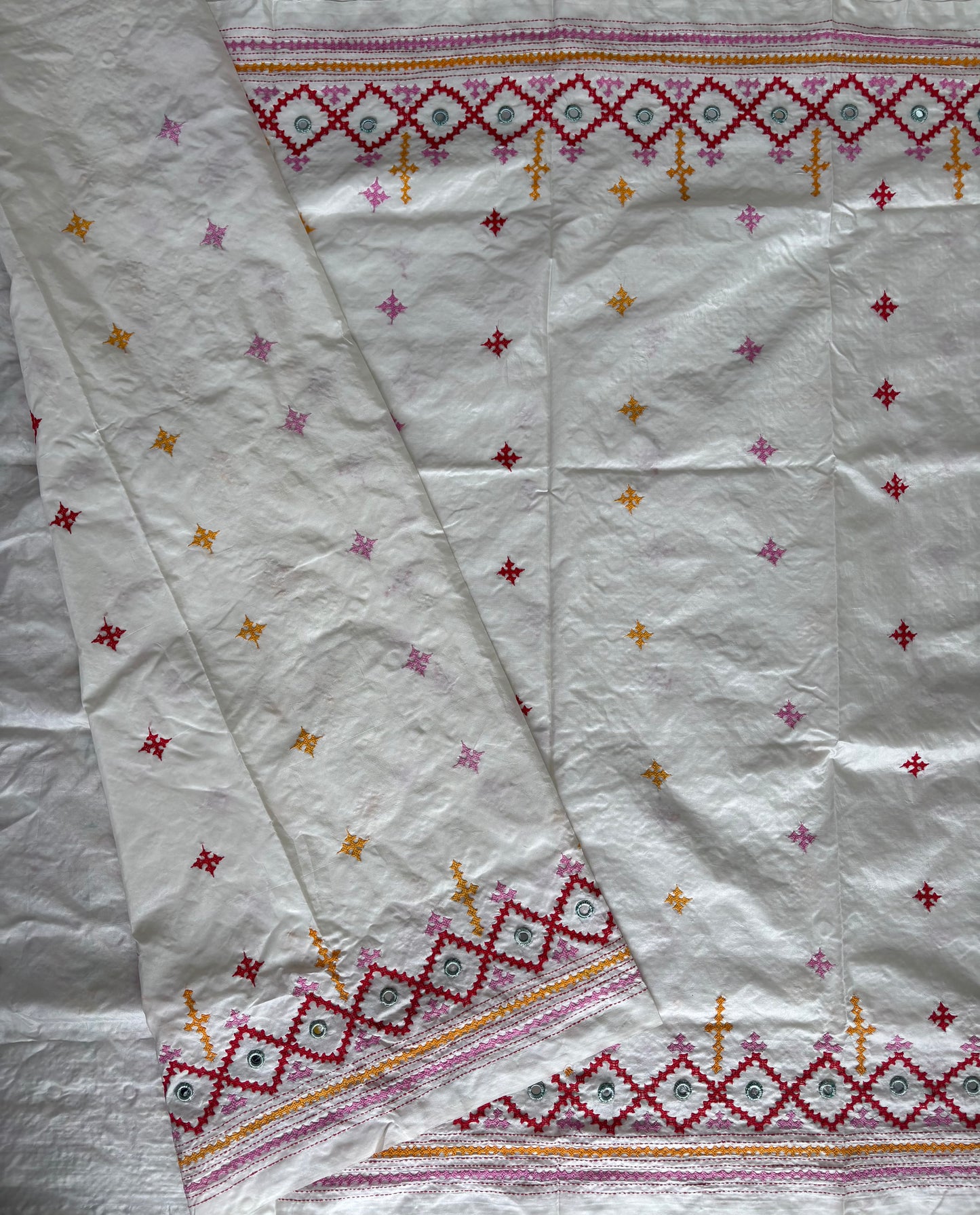 Heavy real mirror work Gujrati Stitch/Kutchi Bharat/Sindhi Hand Embroidered Art Silk Saree with blouse - white