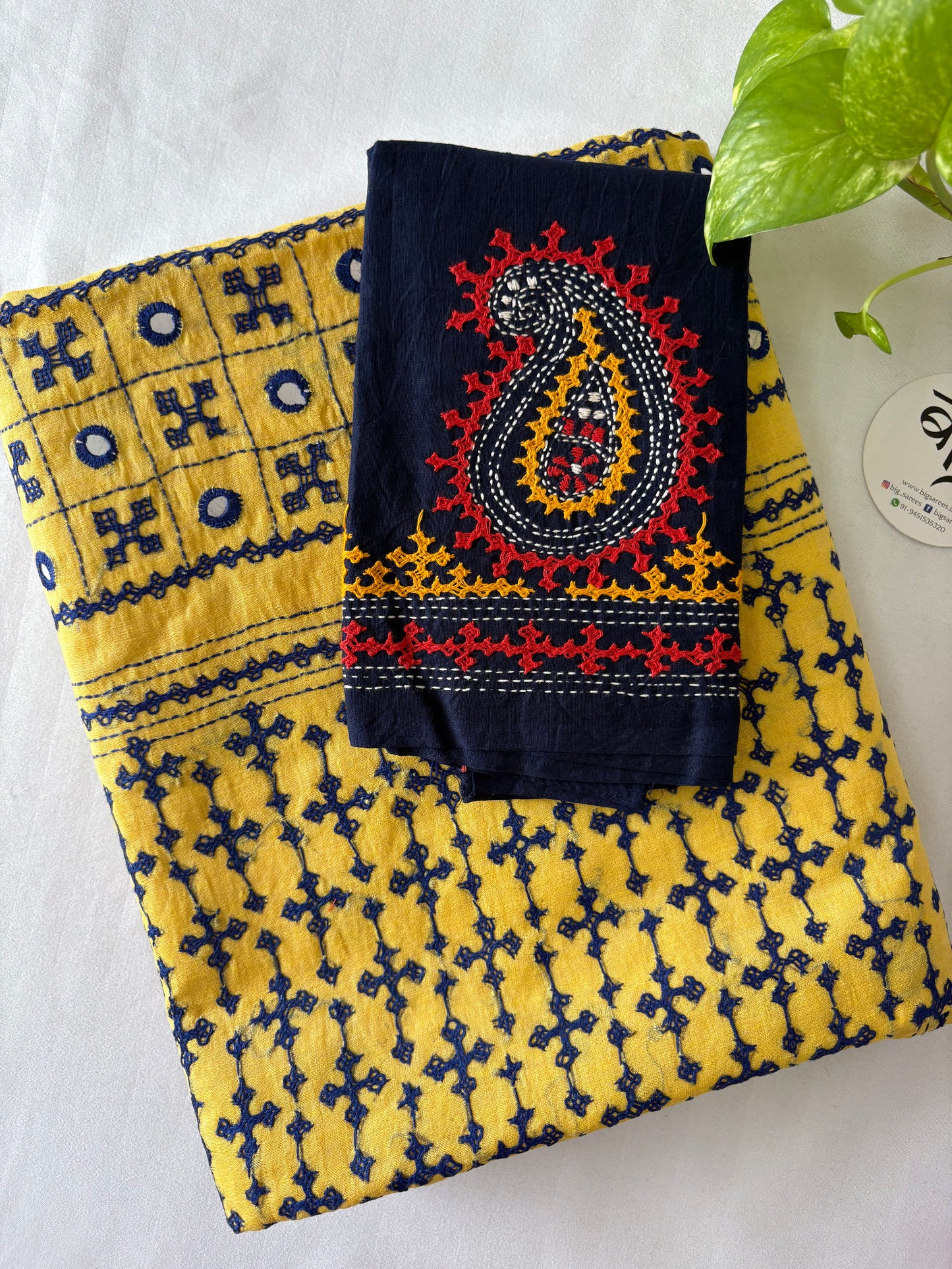 Gujrati Stitch/Kutch Hand Embroidered Cotton Saree