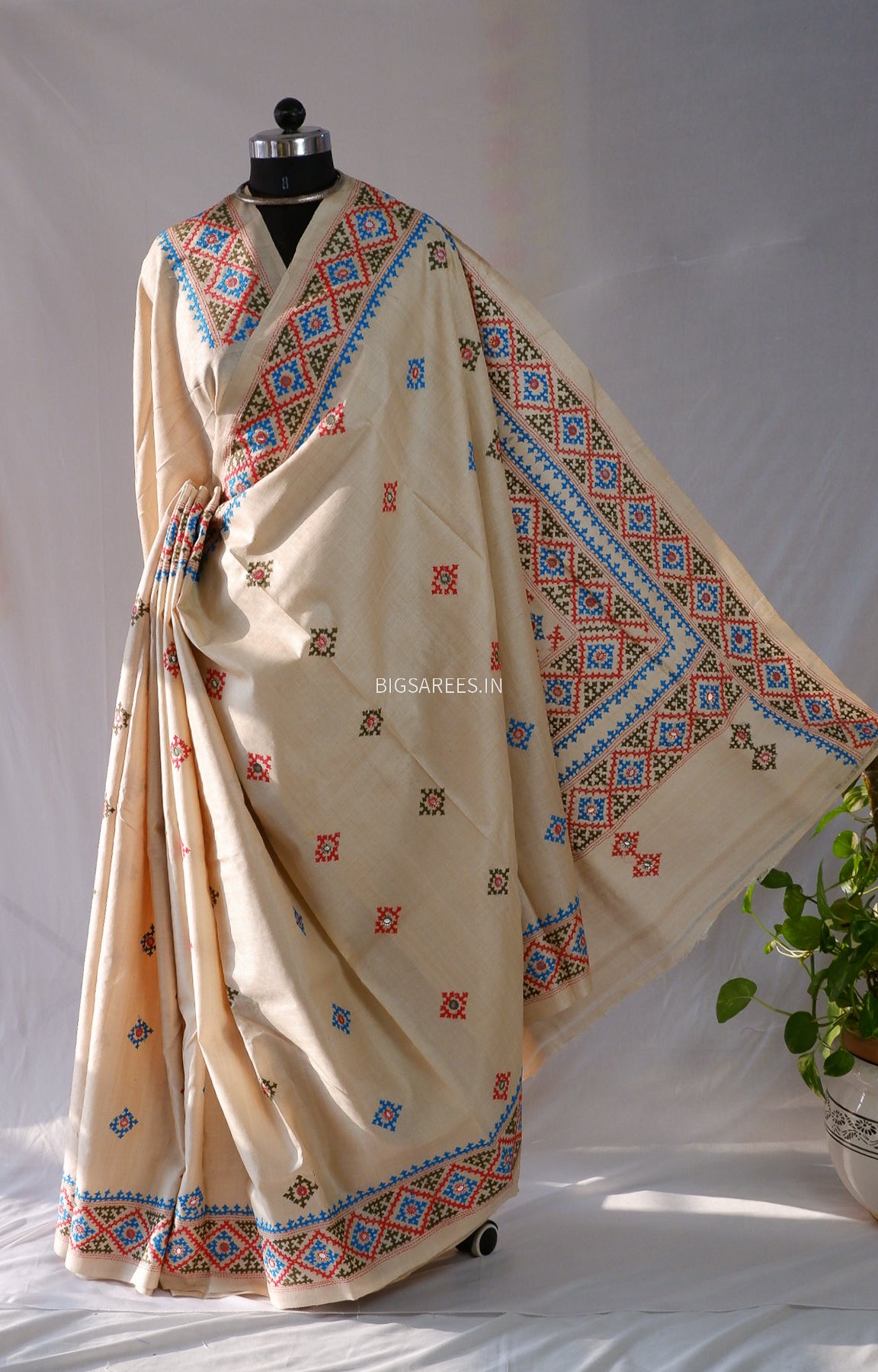 Kutchi Hand Embroidered Saree | Pure Gachi by Gachi Tassar Silk | Silk Marked | Off- White