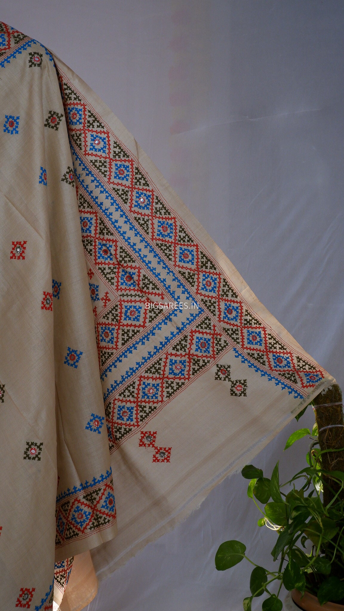 Kutchi Hand Embroidered Saree | Pure Gachi by Gachi Tassar Silk | Silk Marked | Off- White
