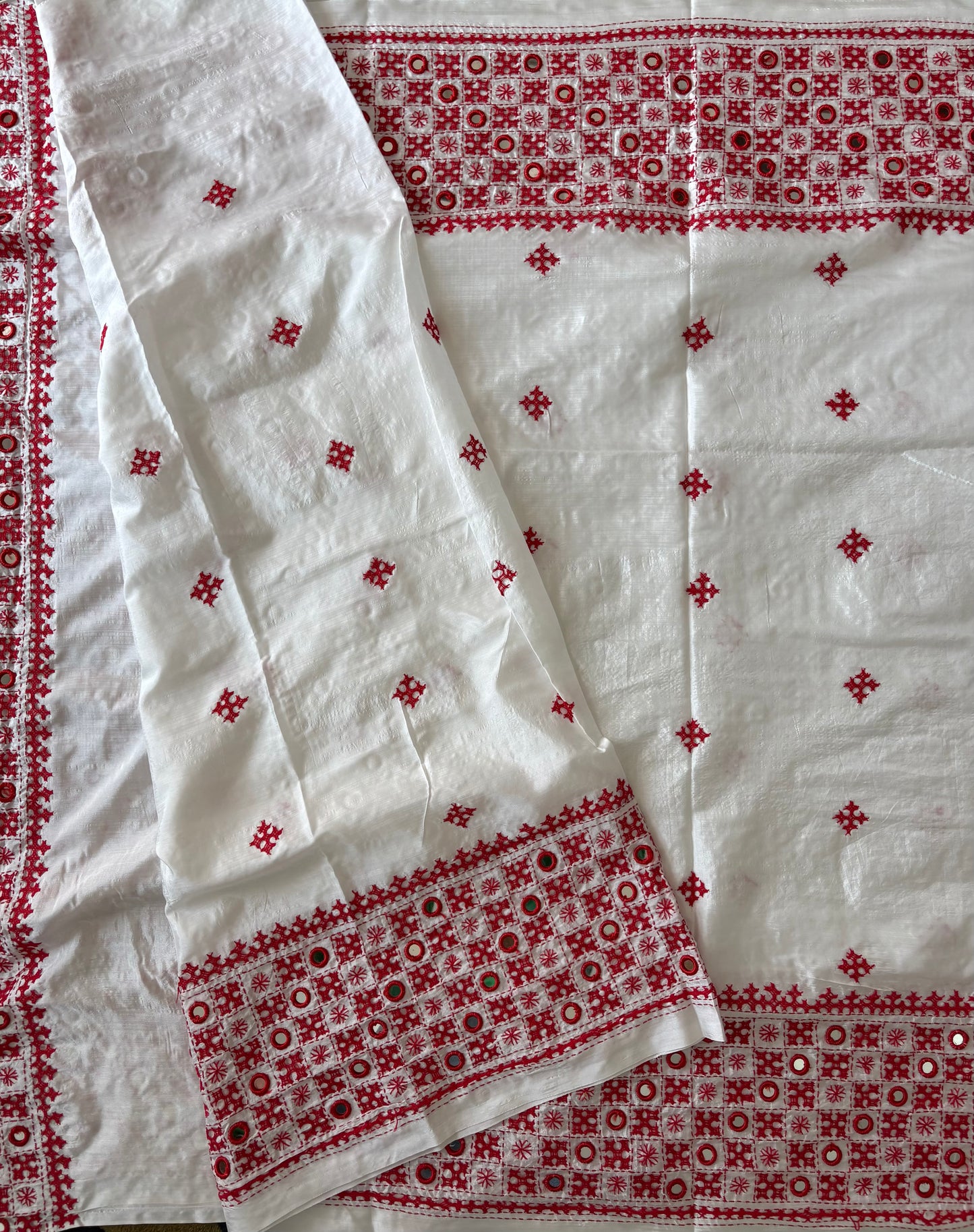 Mirror work Gujrati Stitch / Kutchi work Saree / Art Silk - off White