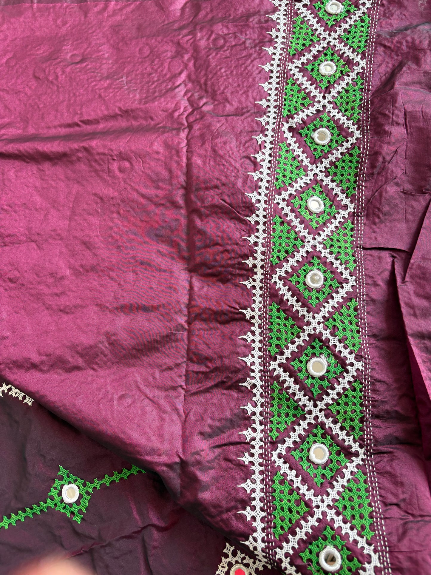 Real mirror work Gujrati Stitch/Kutch Hand Embroidered Art Silk Saree