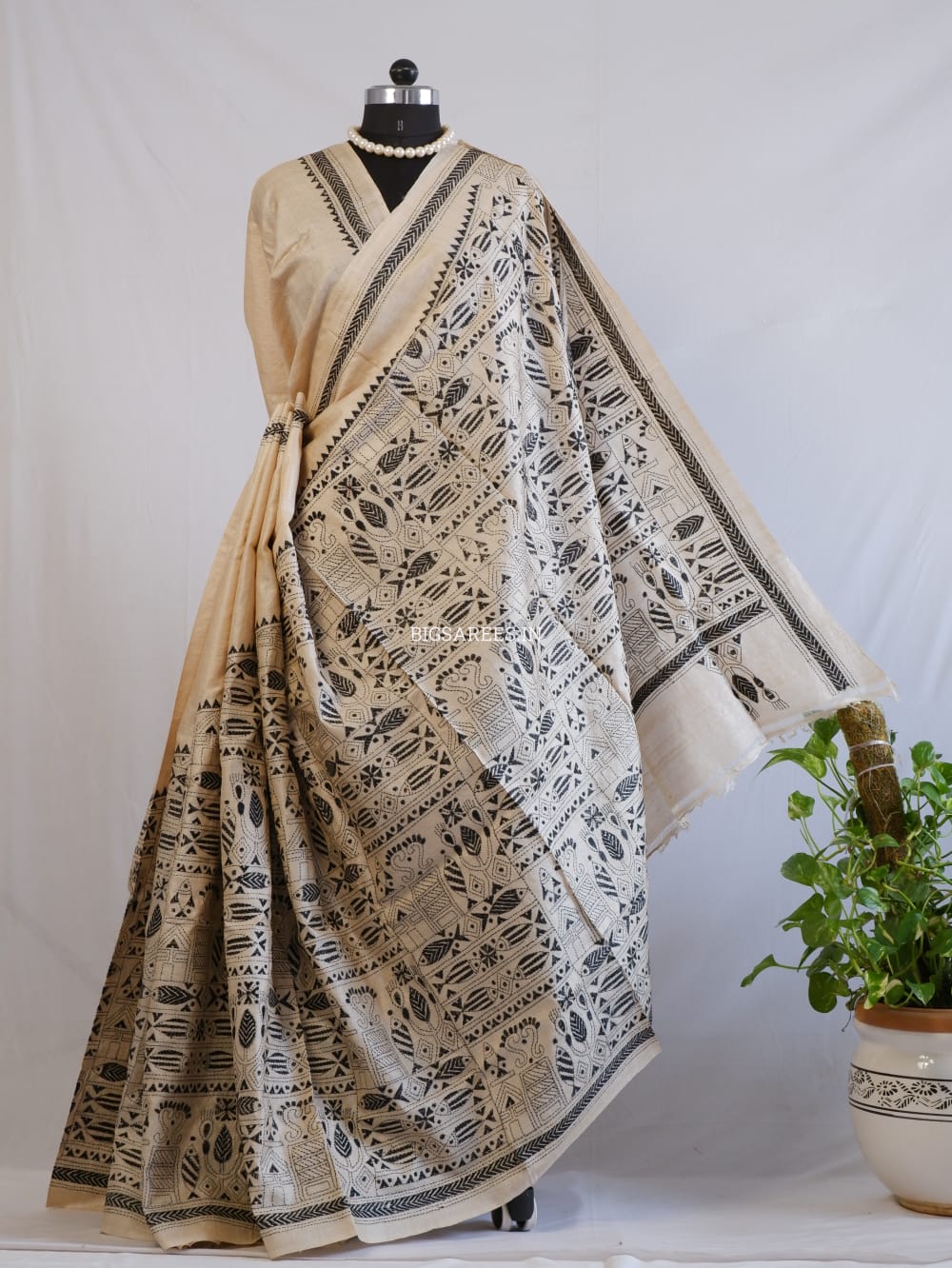 Kantha Stitch Hand Embroidered Saree | Gachi Tussar Silk | Beige