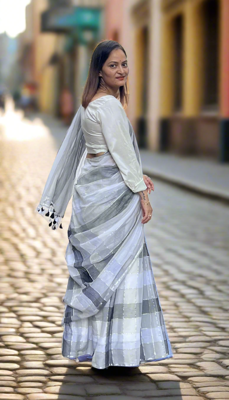 Mul Cotton Check Stripes Golden Lining Saree