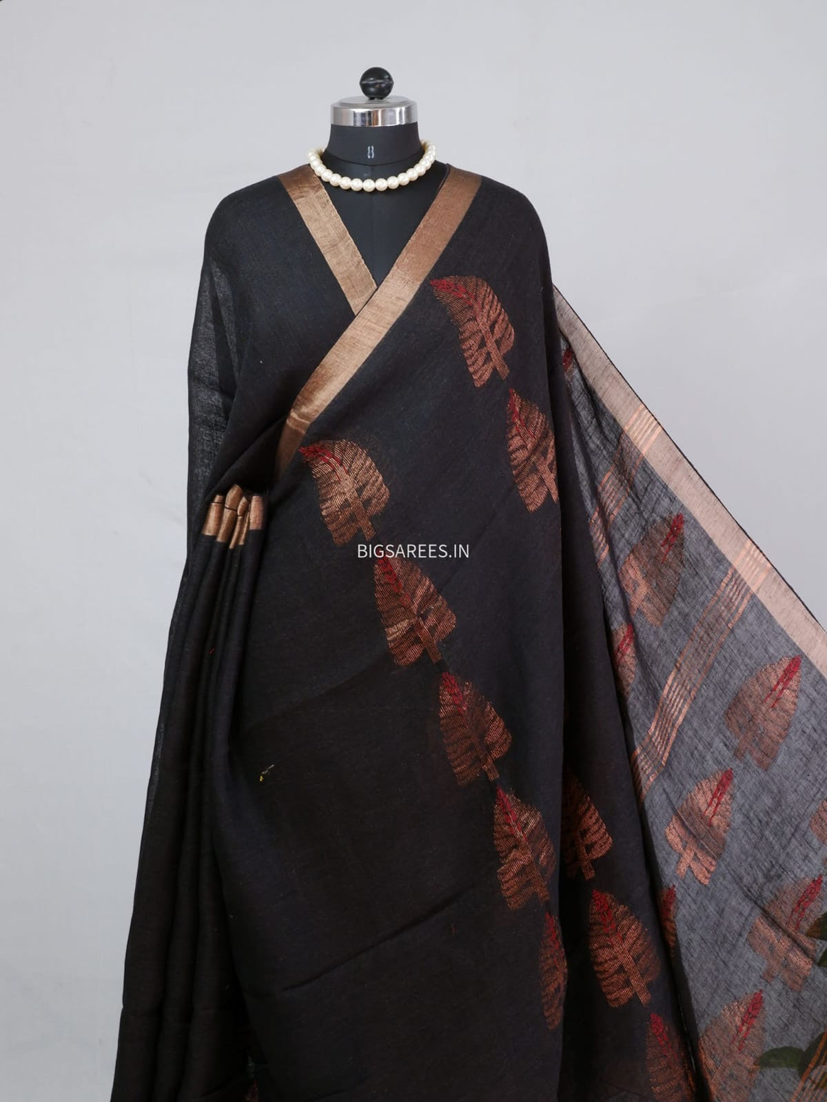 Pure Jayshree Linen Saree | Jamdani pattern | Black