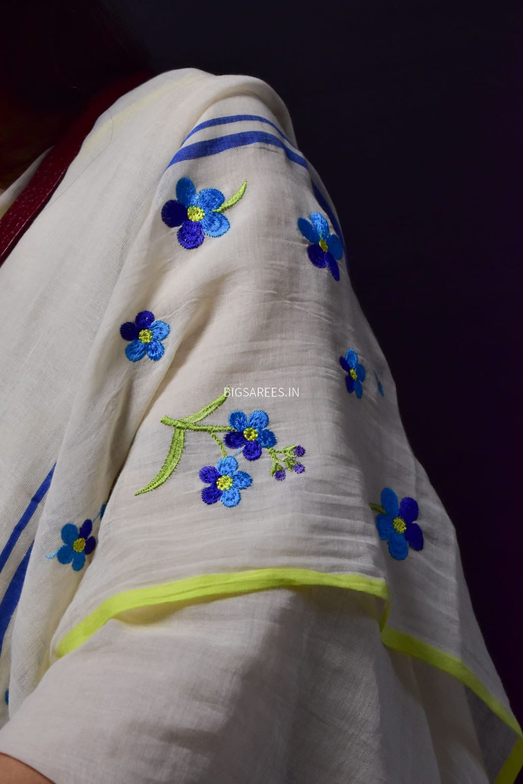 Mul Cotton Saree With Blouse | Machine Embroidery | White