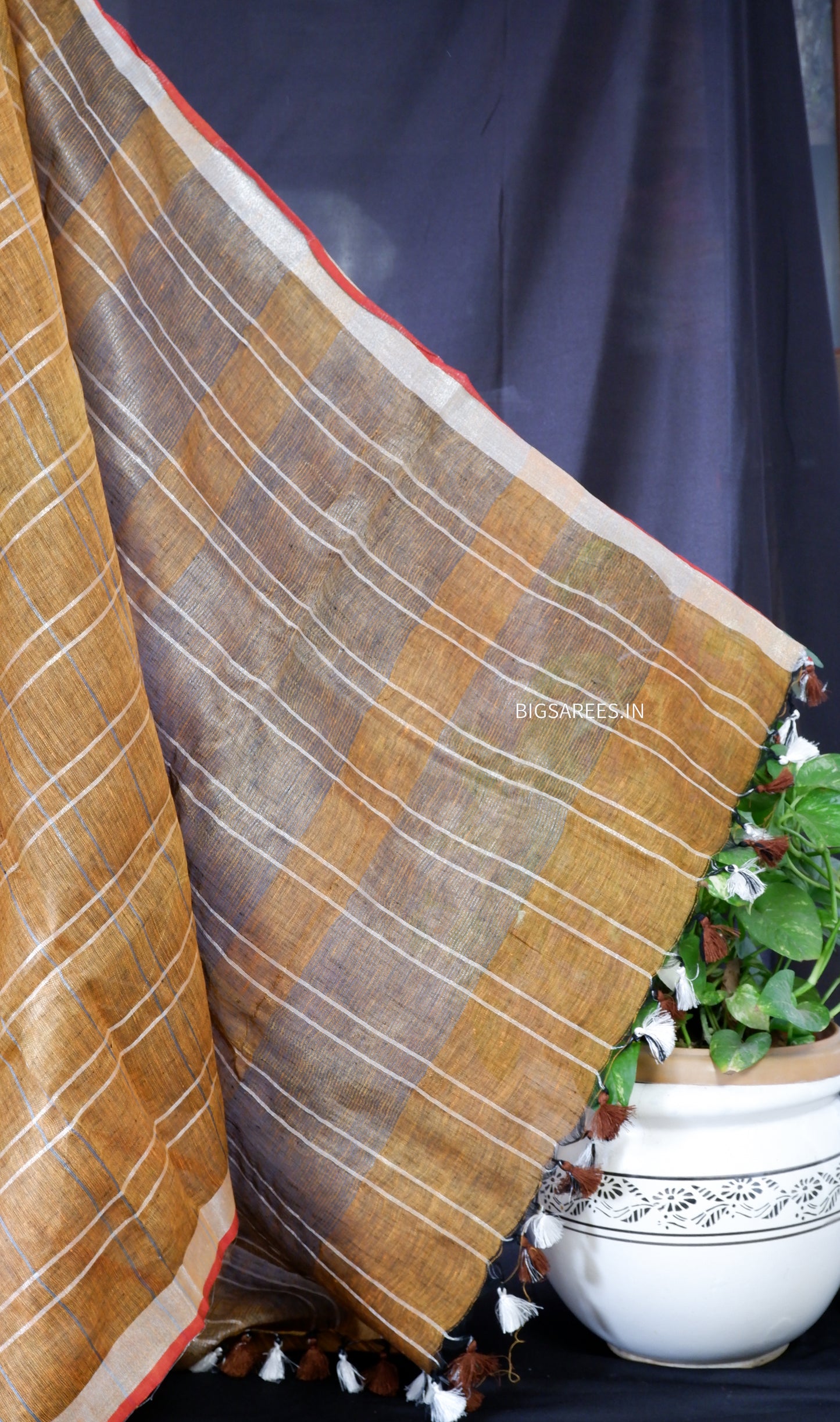 Pure Linen Saree With running Blouse