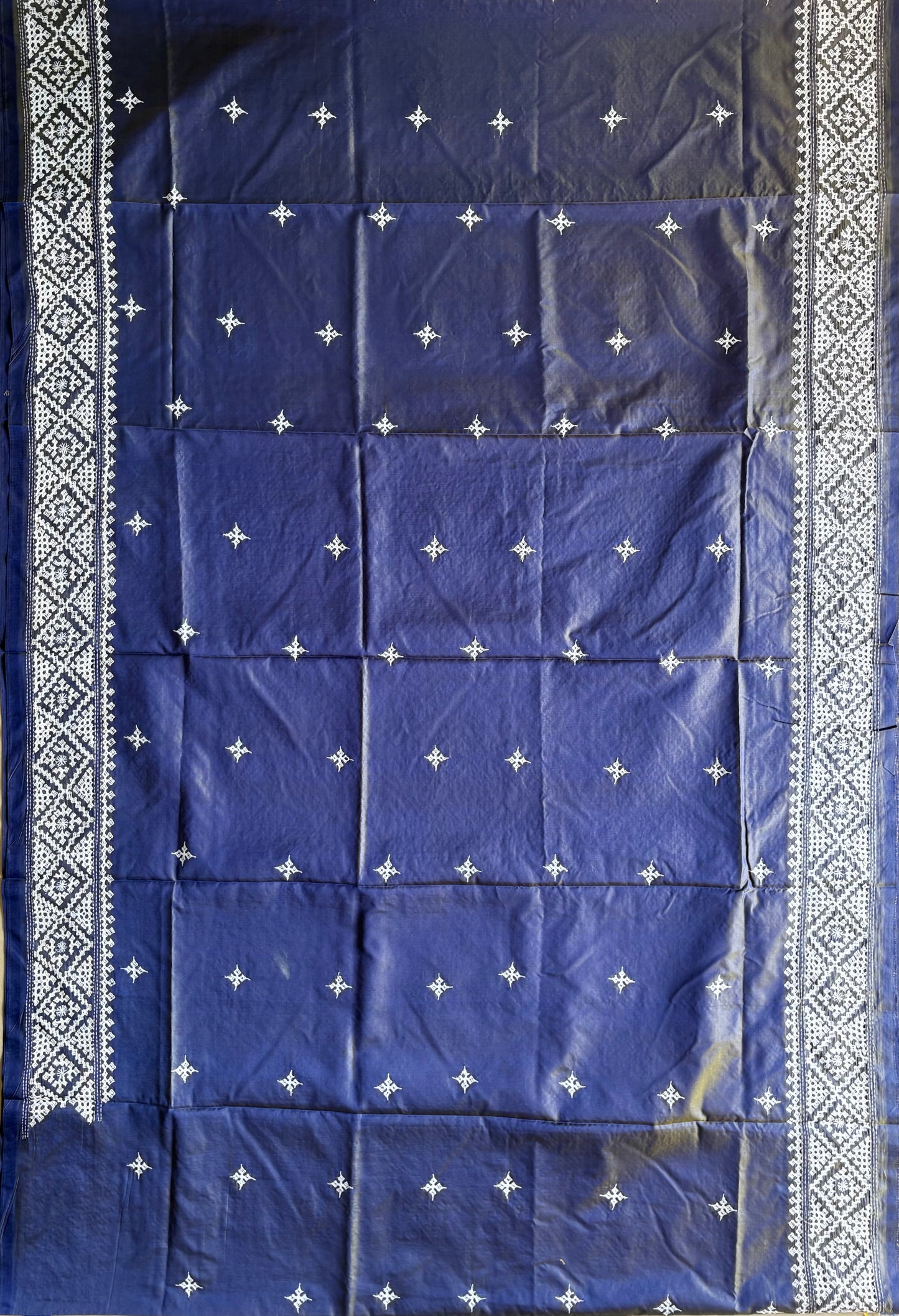 Kutch Hand Embroidered Blended Banglore Silk/Art Silk Saree