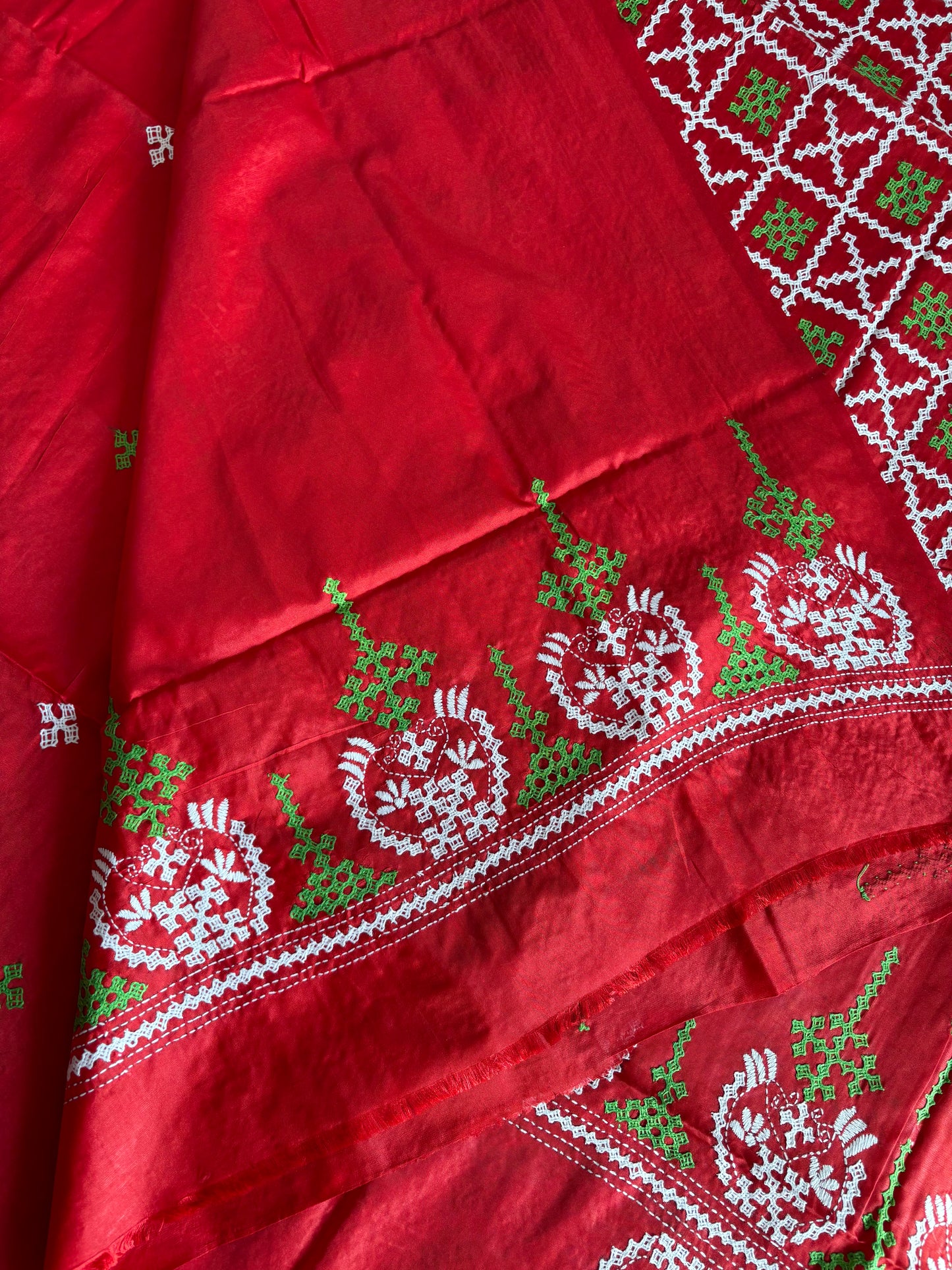 Gujrati Stitch/Kutch Hand Embroidered Art Silk Saree
