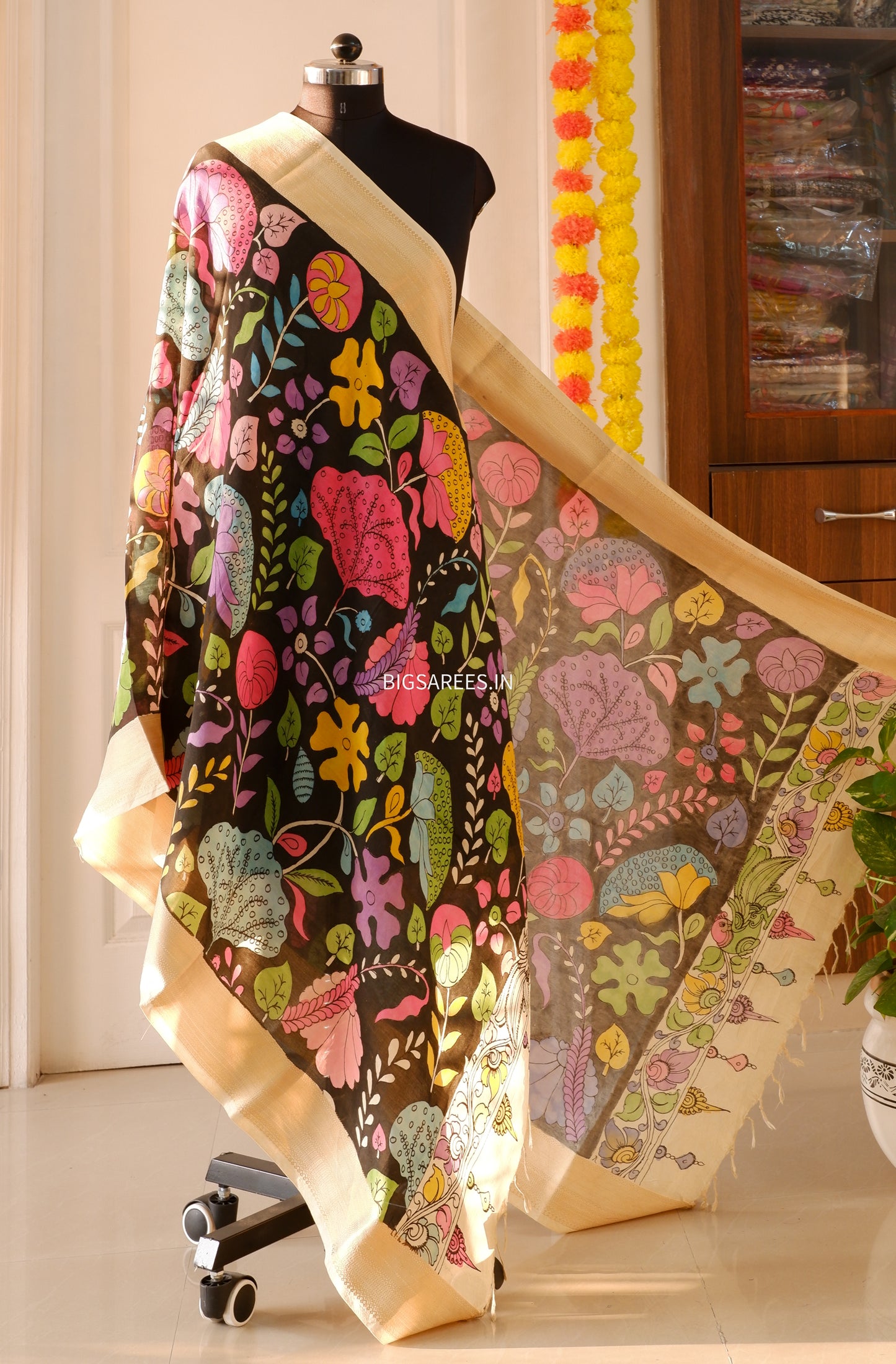 Pen Kalamkari Hand Painted Bangalore Silk Dupatta/Black/36"