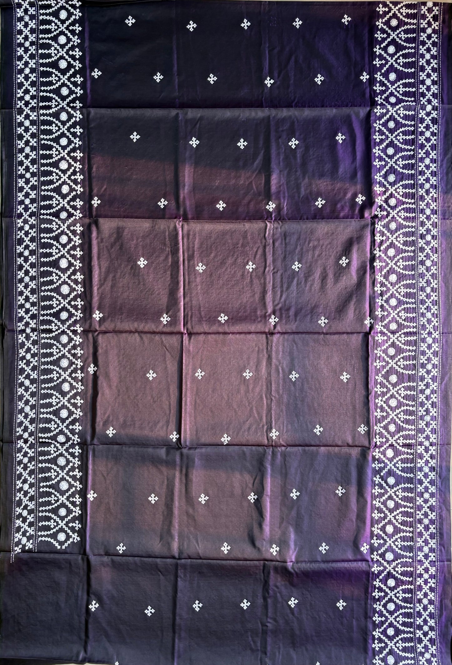 Kutch Hand Embroidered Blended Banglore Silk/Art Silk Saree