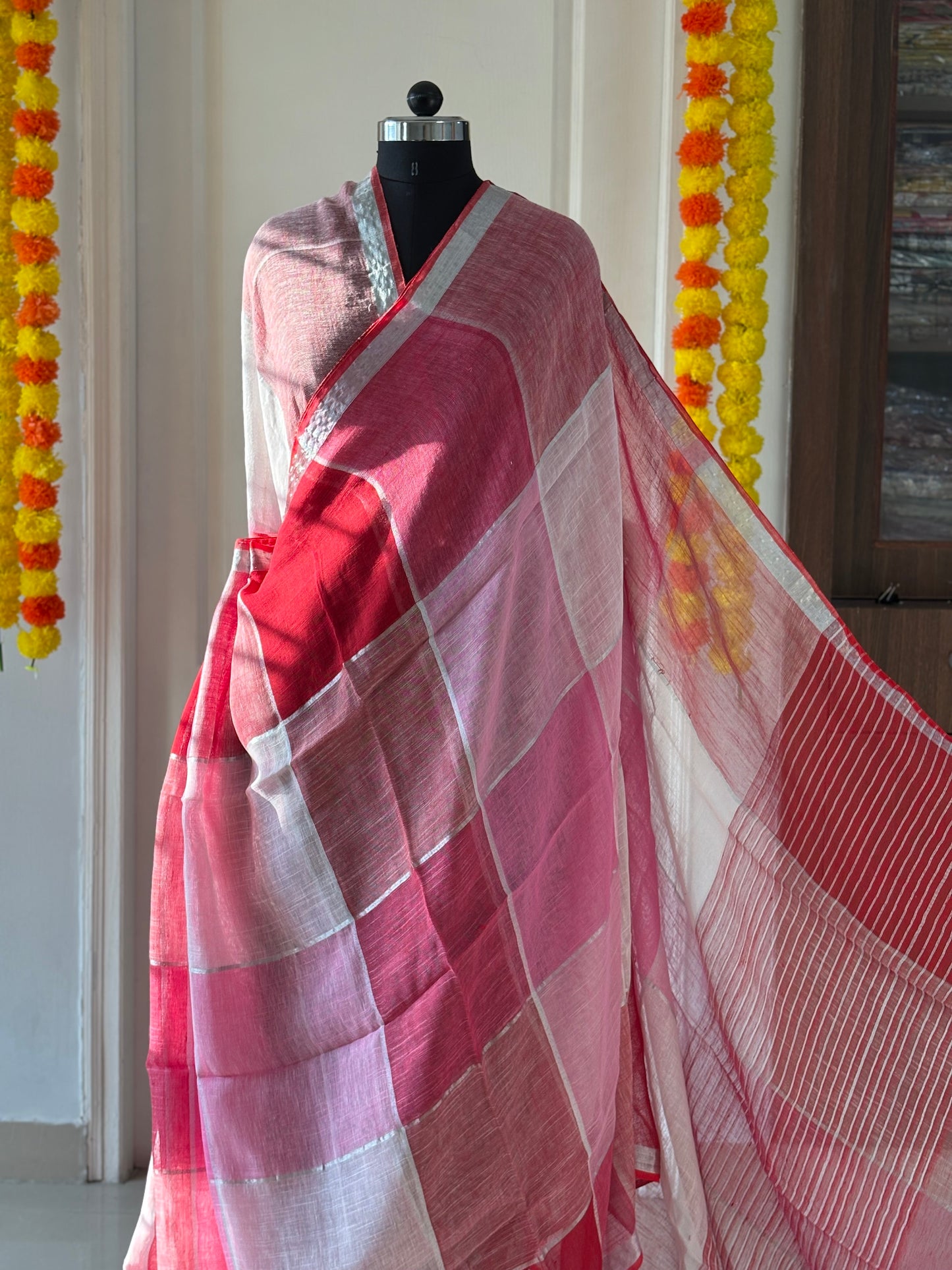 Handloom woven pure Linen By Linen Saree