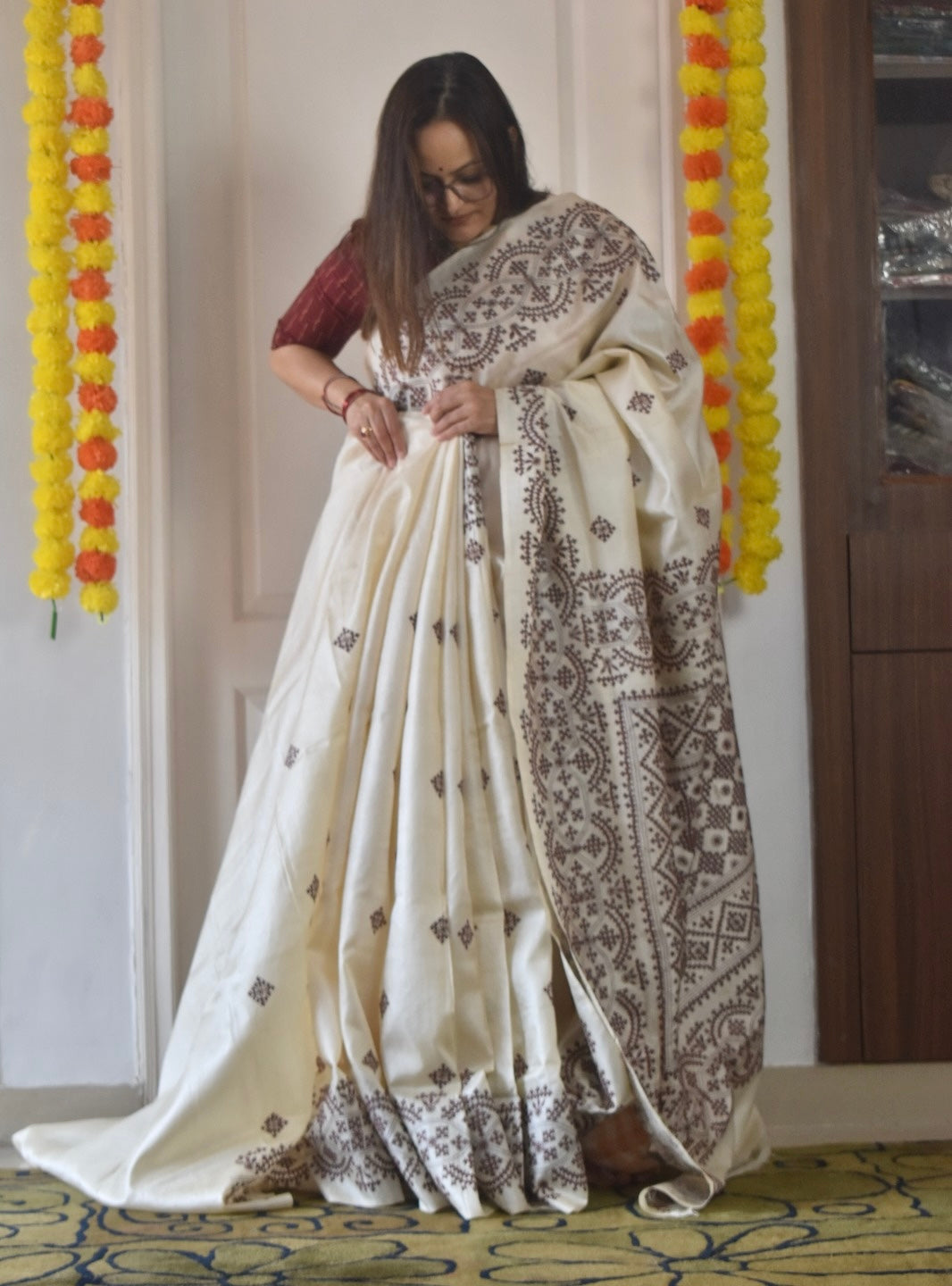Kutch Hand Embroidered Saree| Pure Bangalore Silk | Off-White