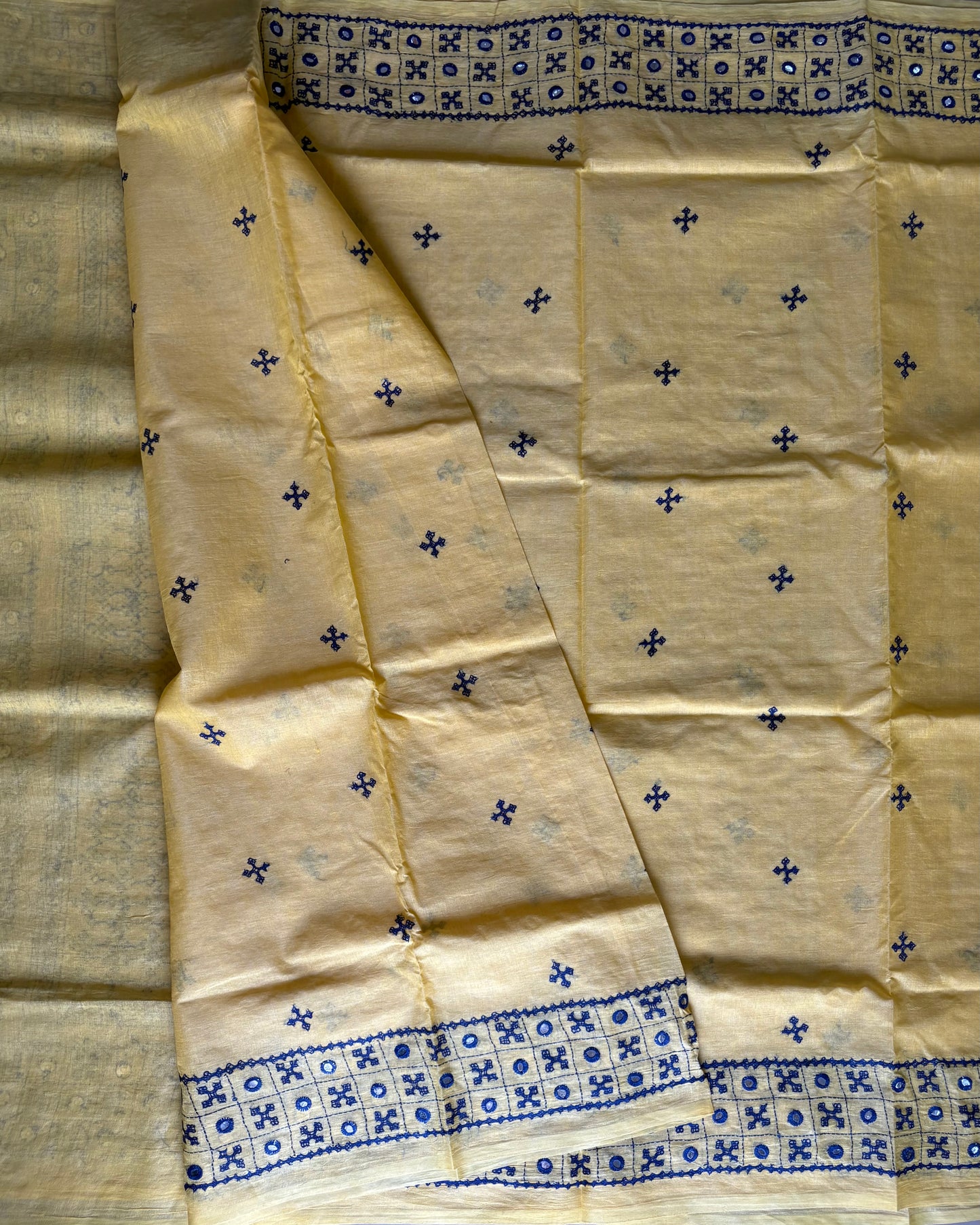 Gujrati Stitch/Kutch Hand Embroidered Cotton Saree